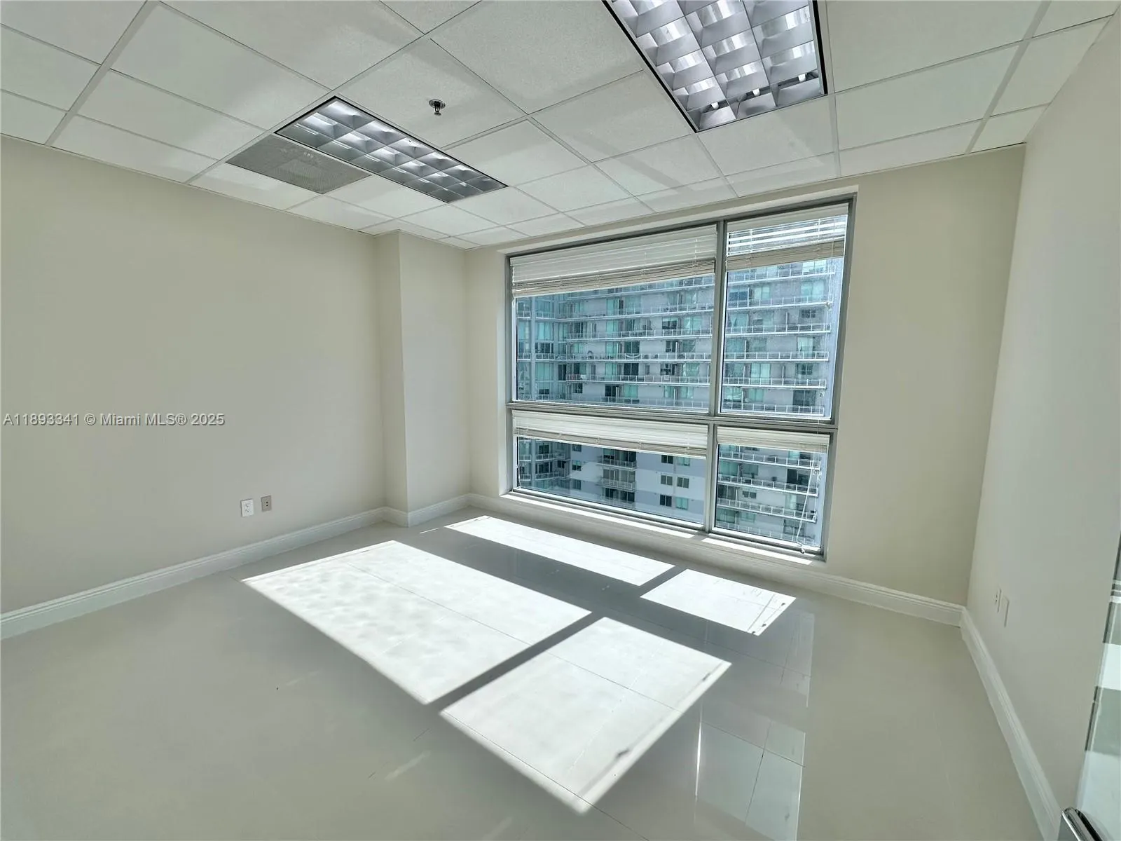 175 SW 7th St, #1806/1807