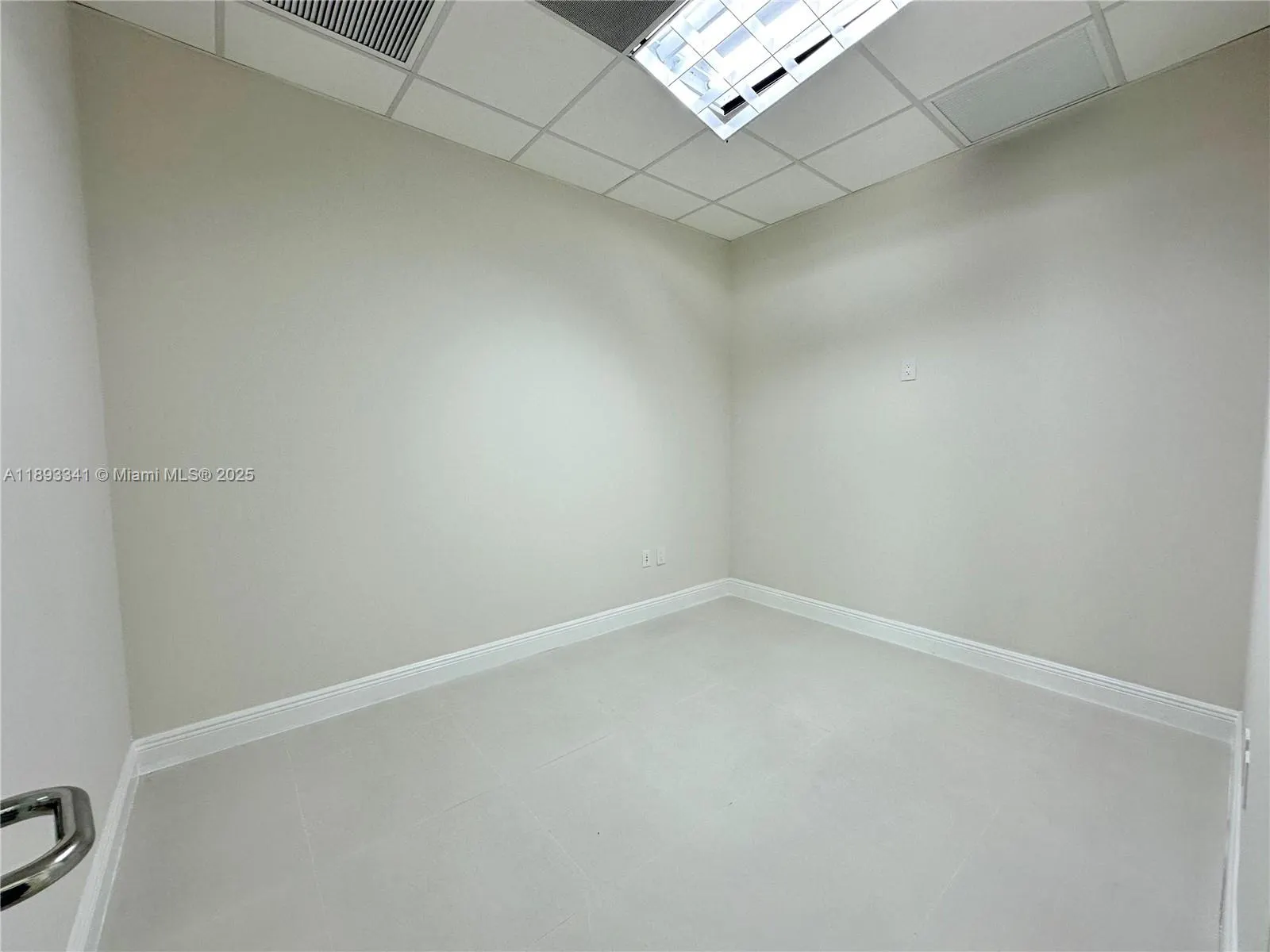 175 SW 7th St, #1806/1807