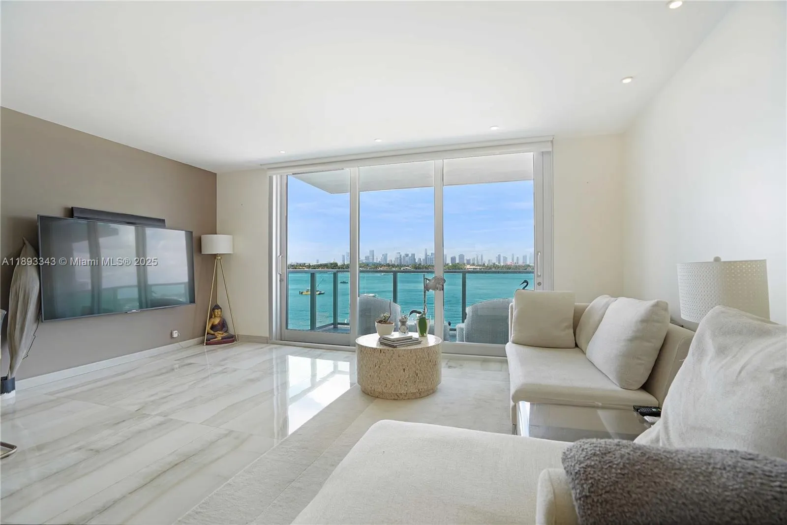 1000 West Ave, #417