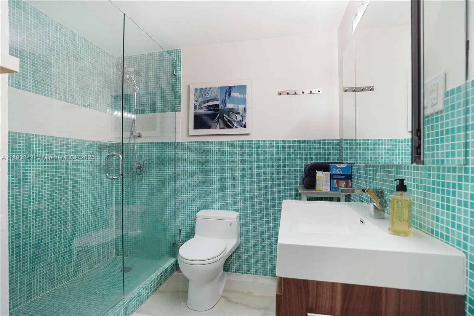 1000 West Ave, #417
