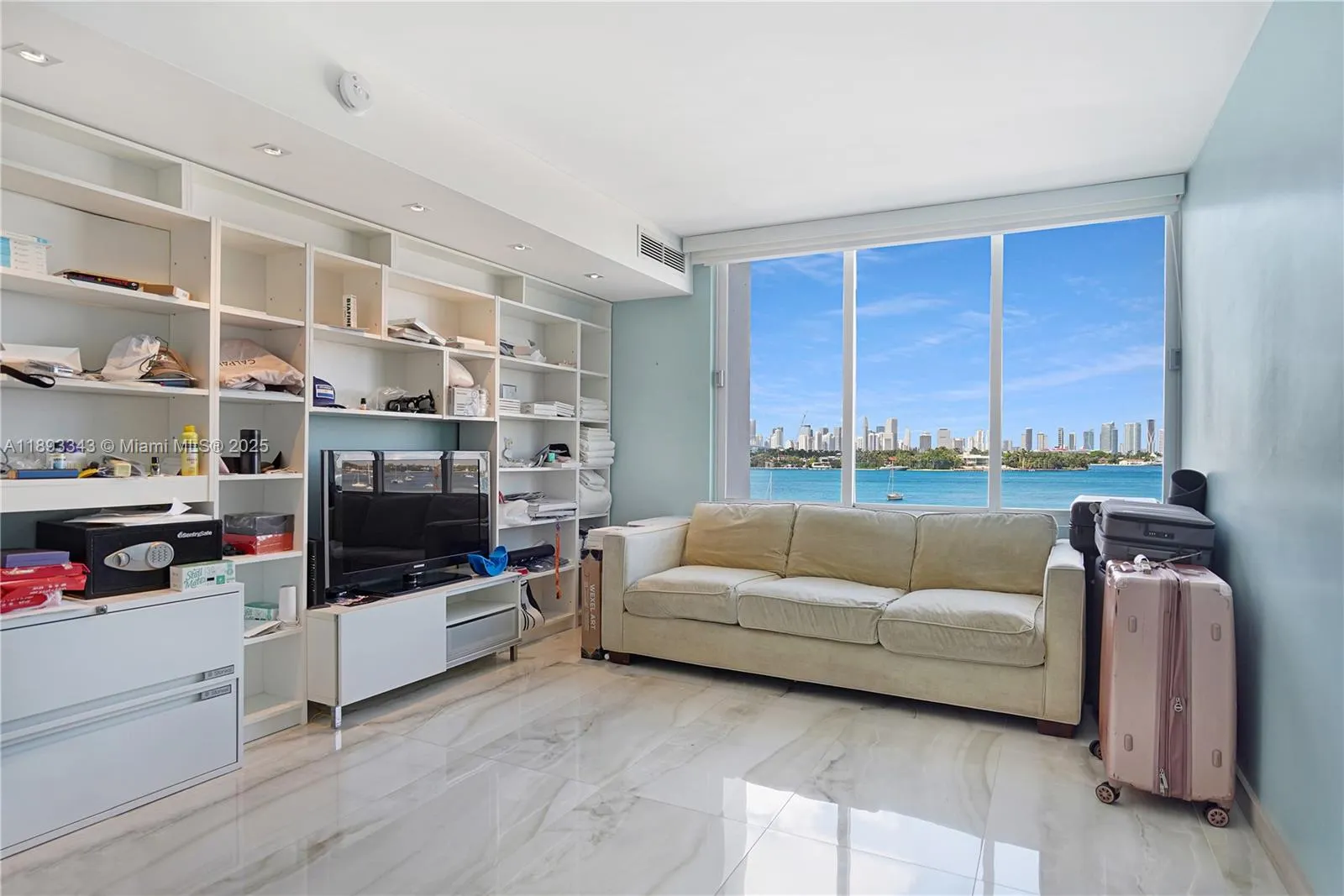 1000 West Ave, #417