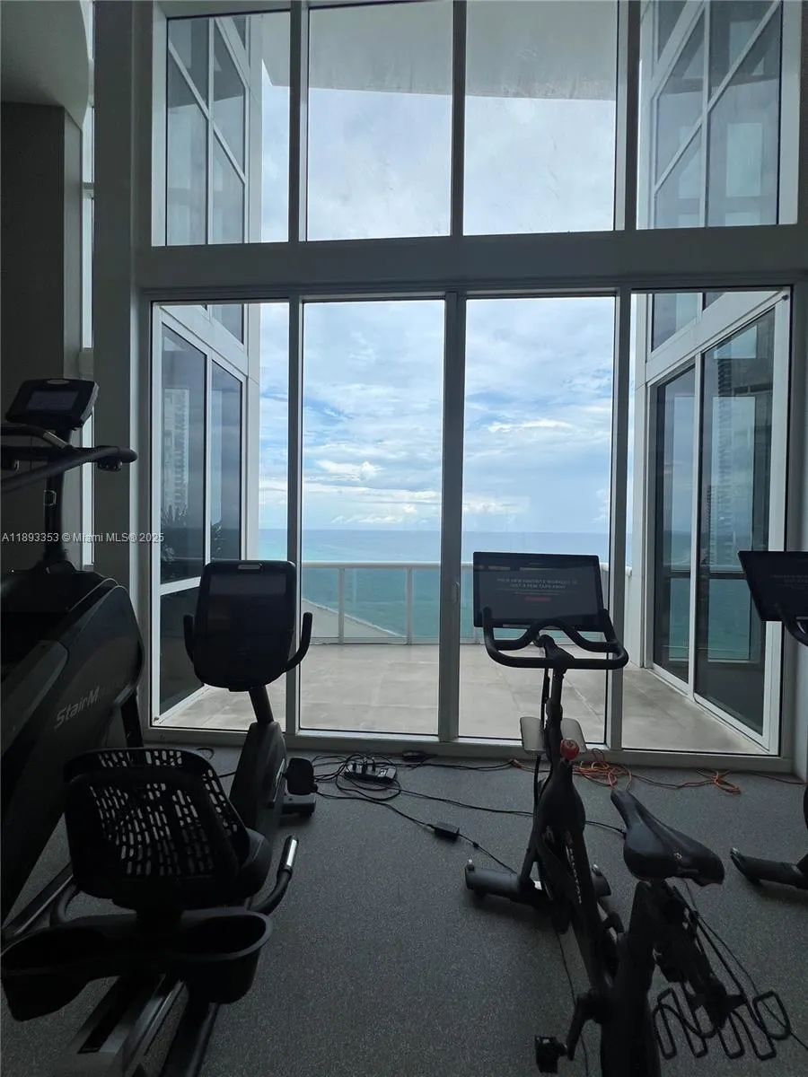 18201 Collins Ave, #908
