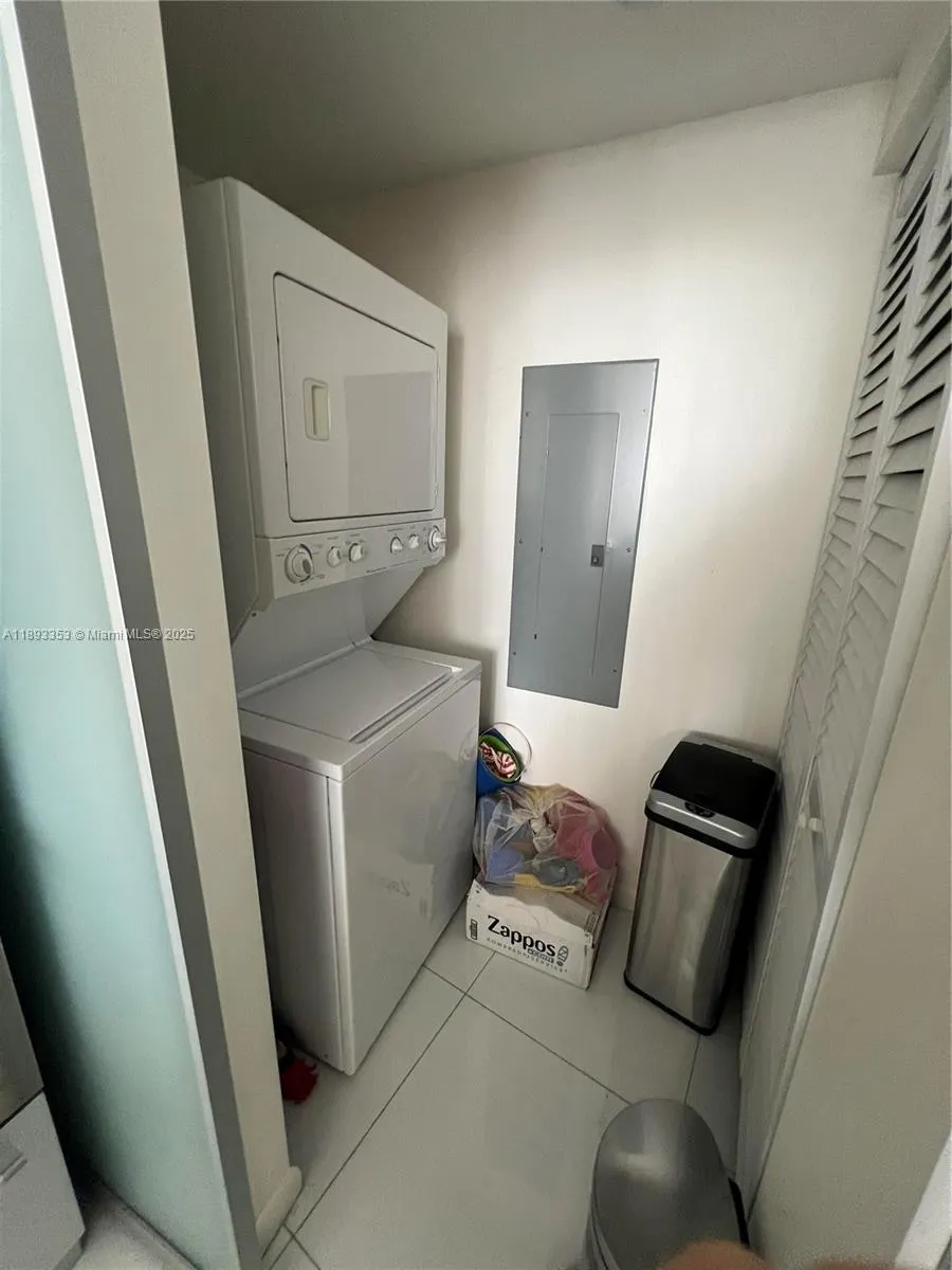18201 Collins Ave, #908