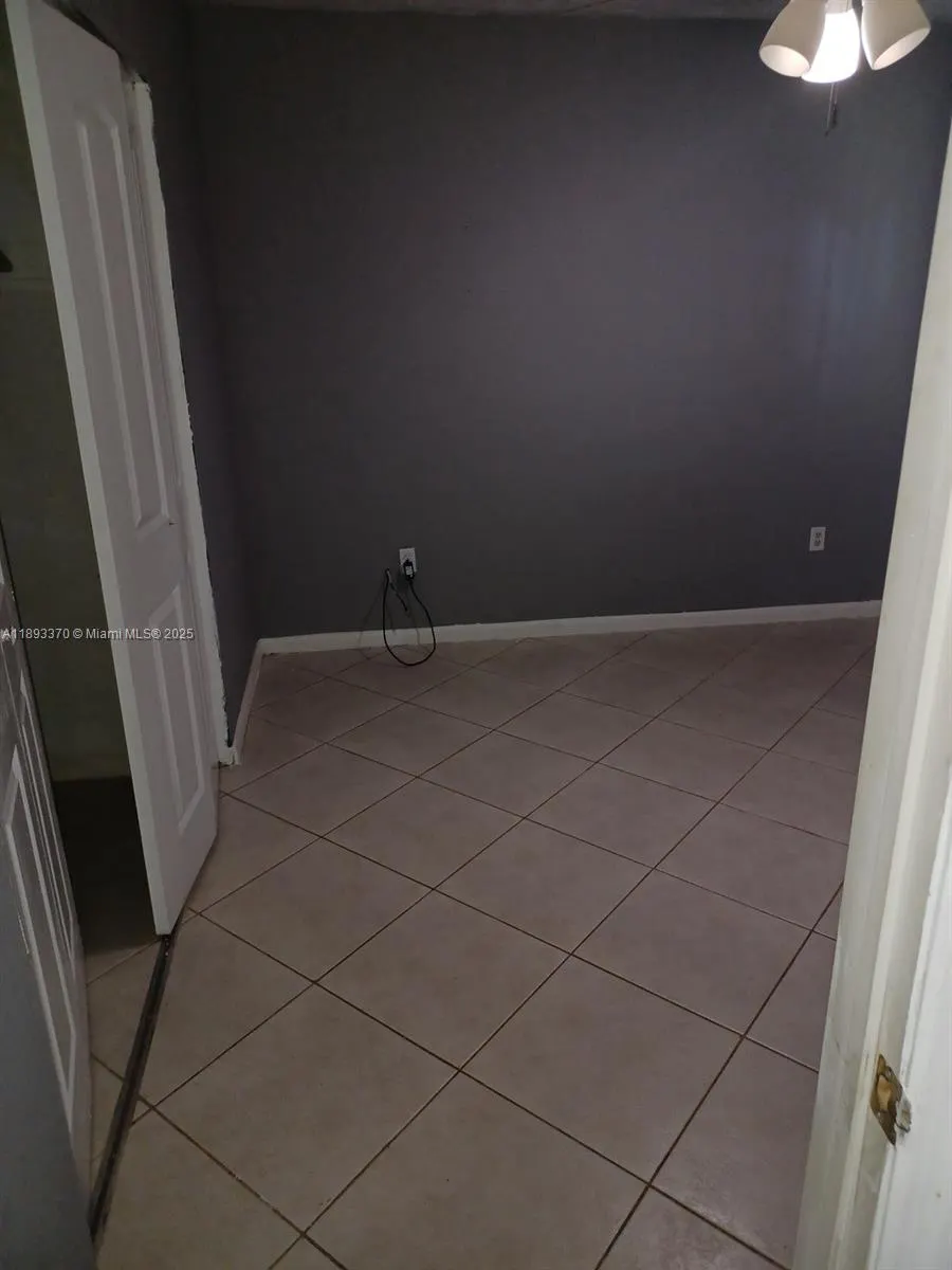 4249 NW 19th, #1
