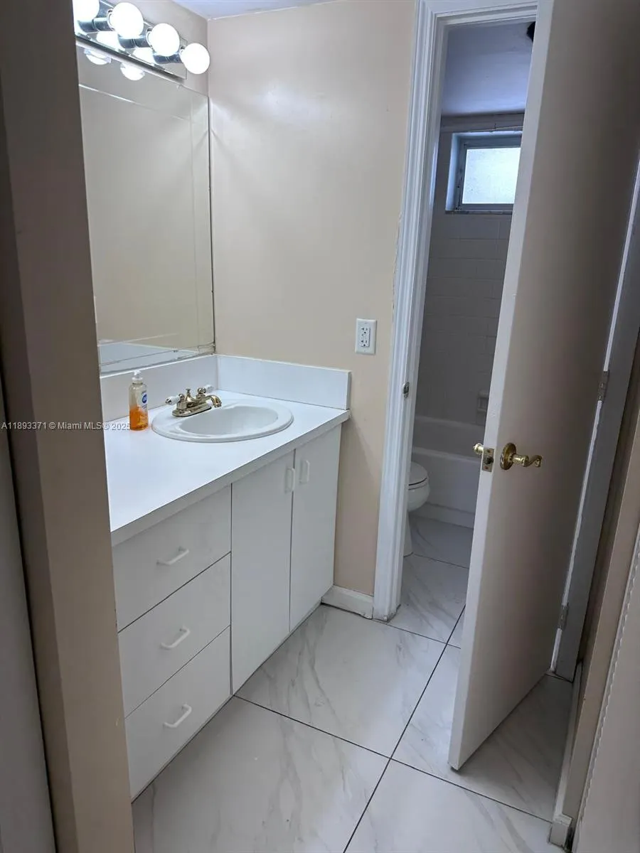 6021 NW 61st Ave, #208