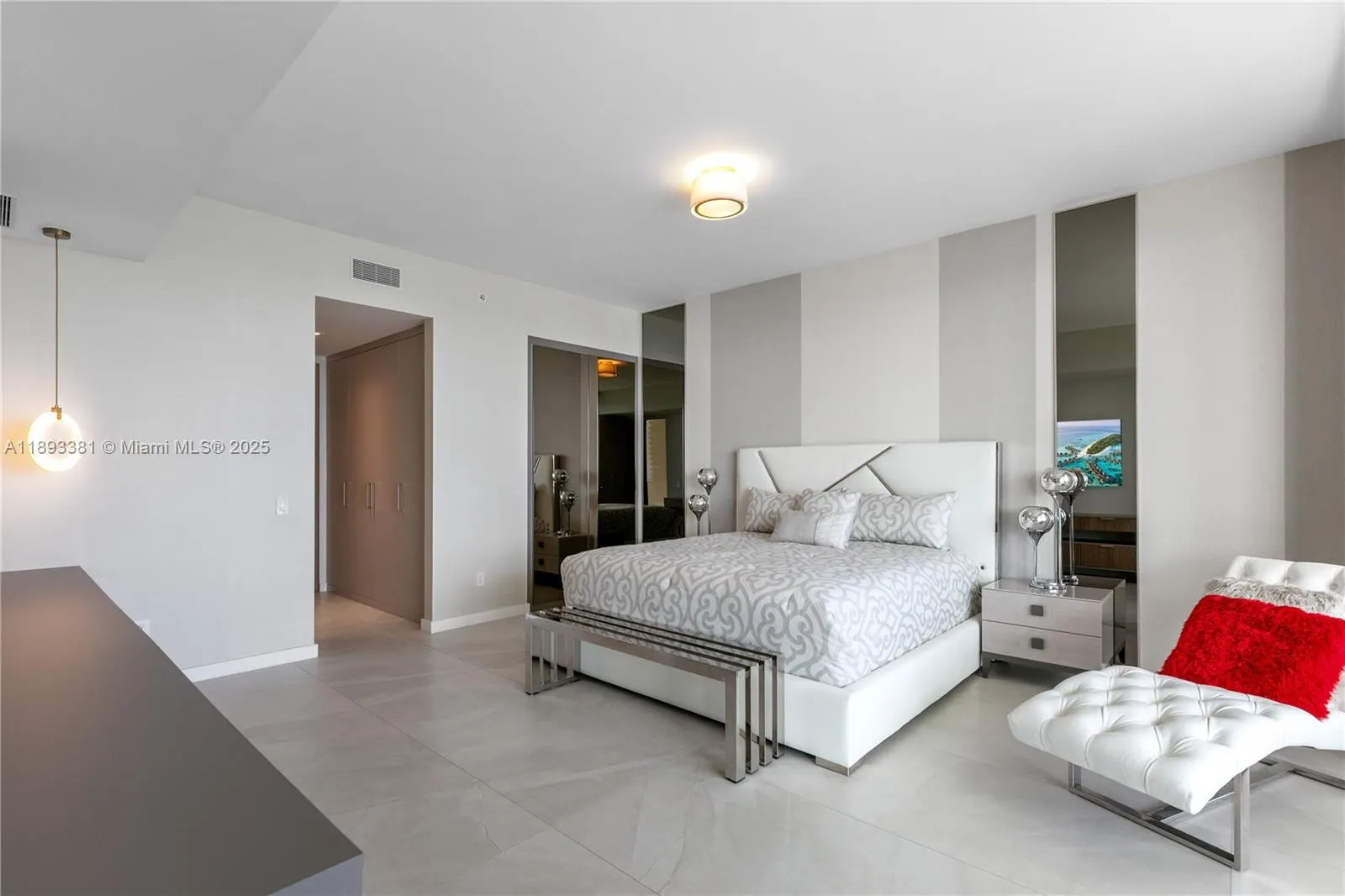 18975 Collins Ave, #3402