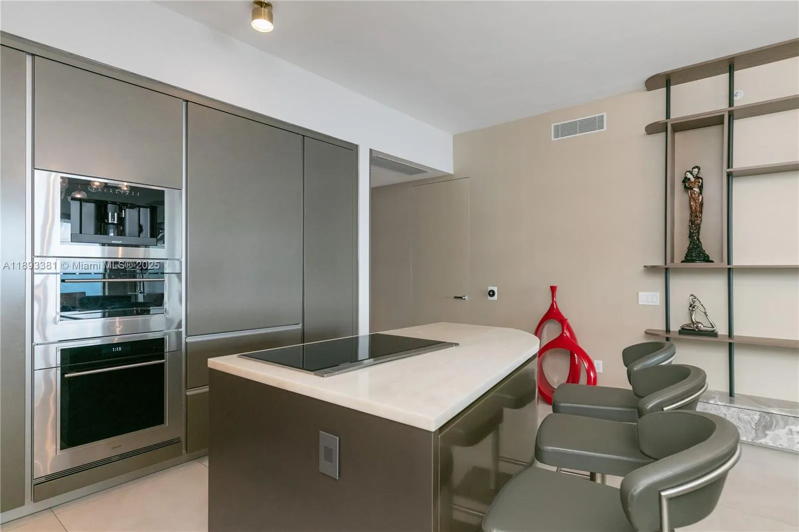 18975 Collins Ave, #3402