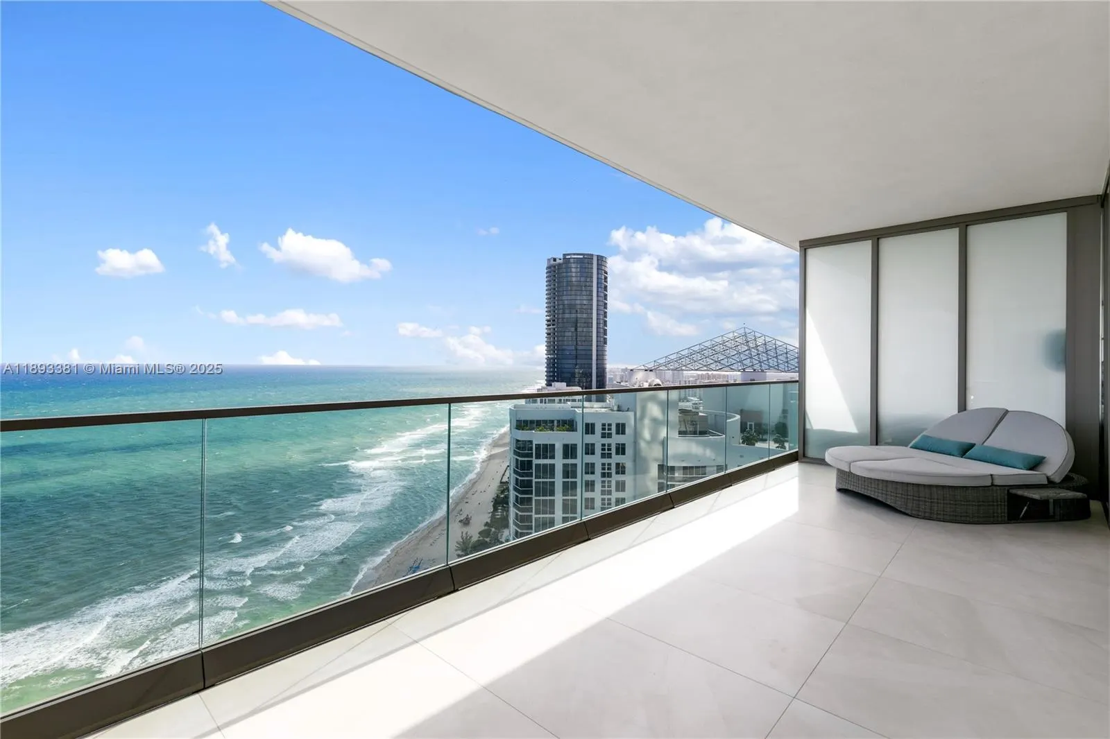 18975 Collins Ave, #3402