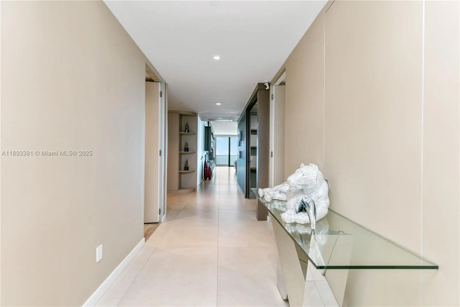 18975 Collins Ave, #3402