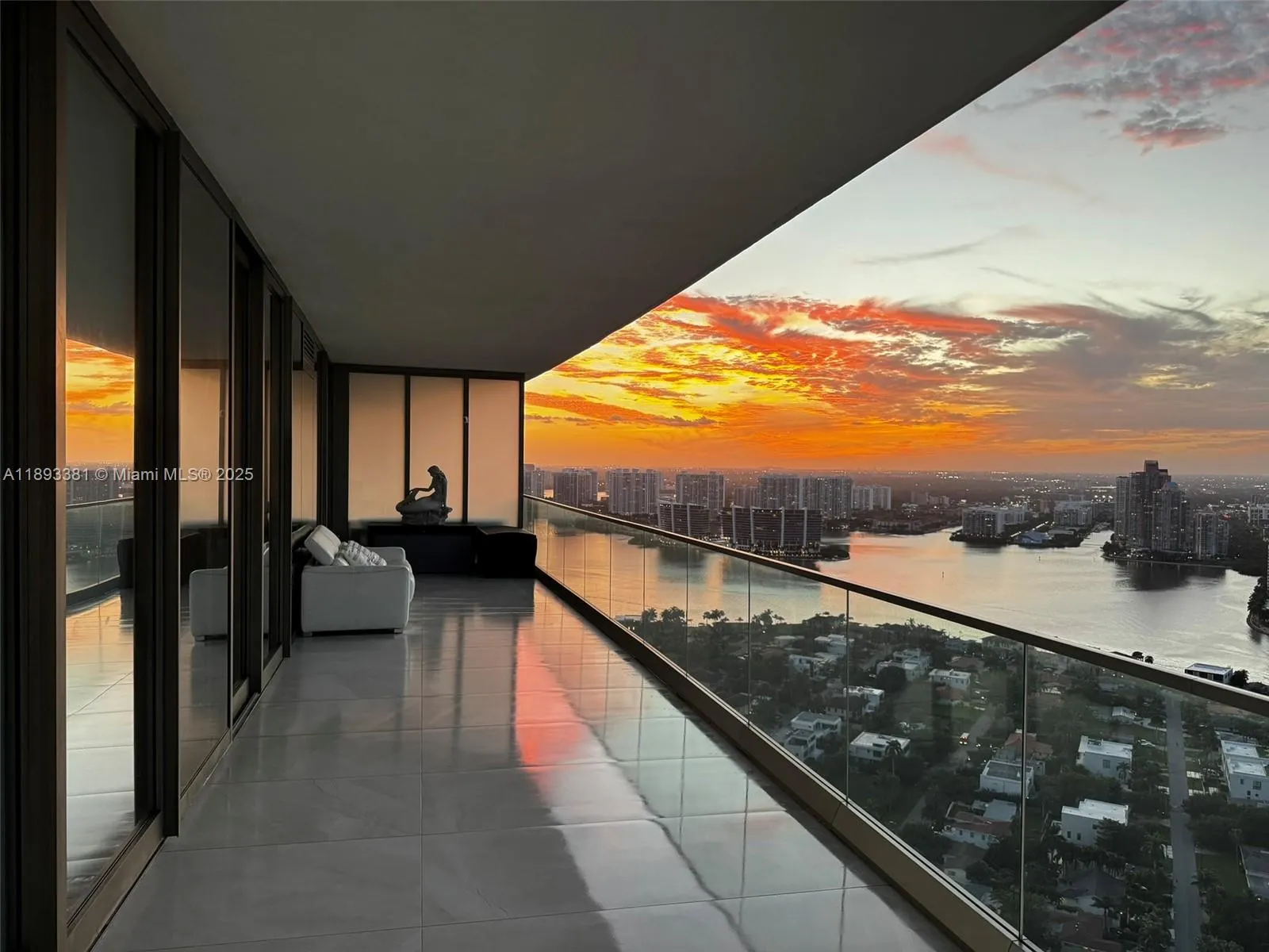 18975 Collins Ave, #3402
