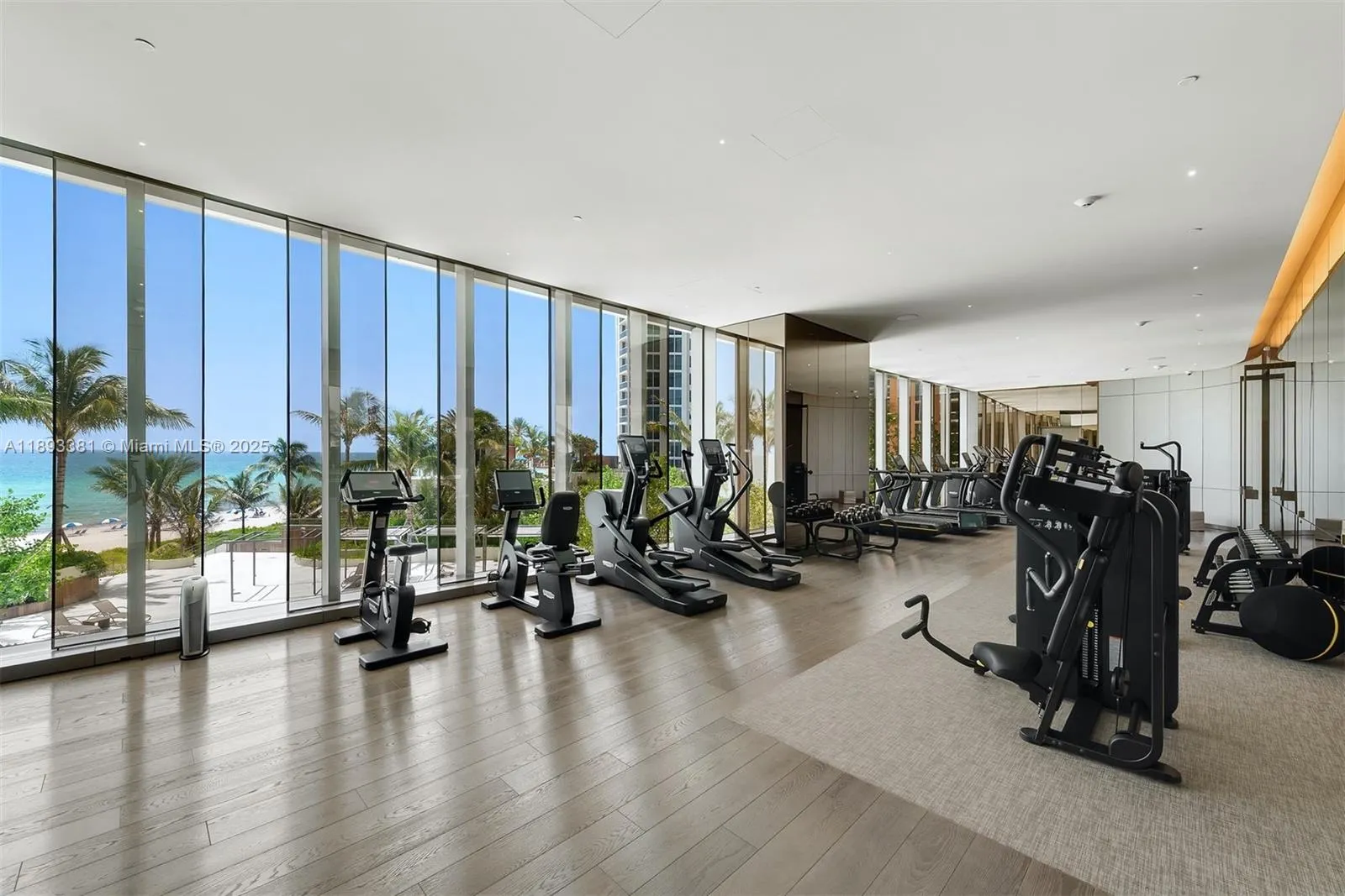 18975 Collins Ave, #3402
