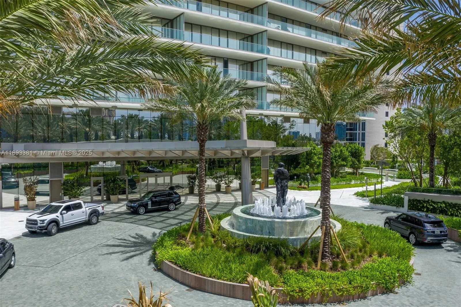 18975 Collins Ave, #3402