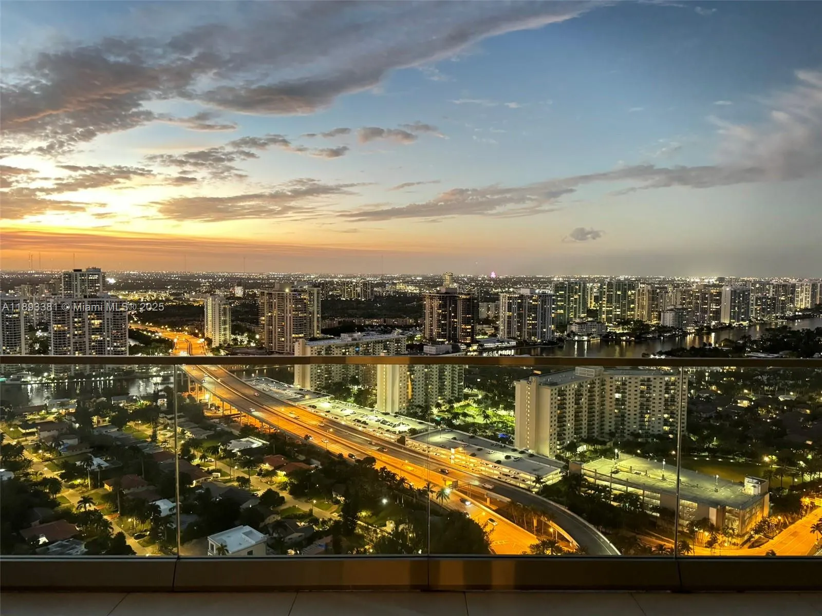 18975 Collins Ave, #3402