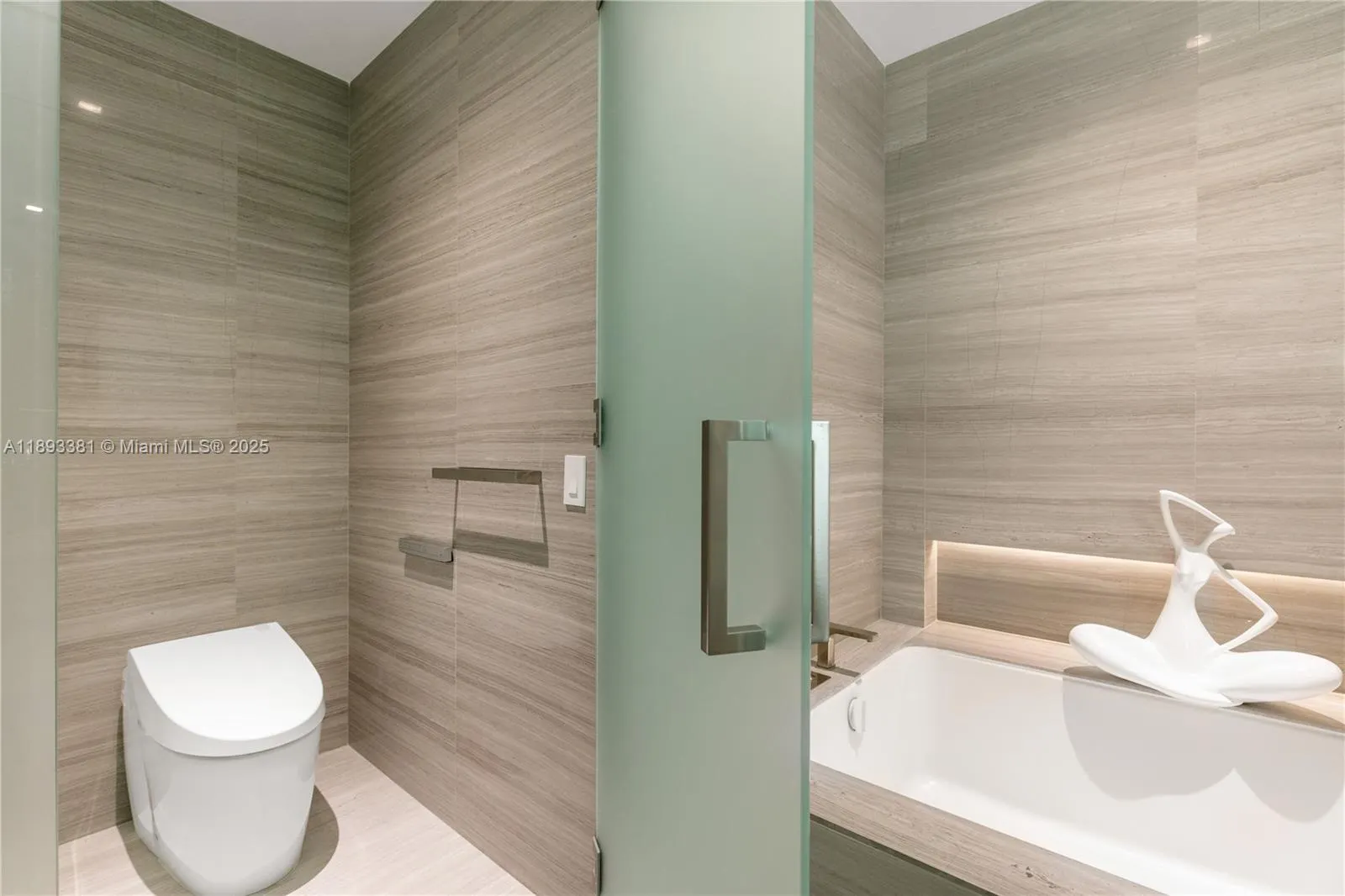 18975 Collins Ave, #3402