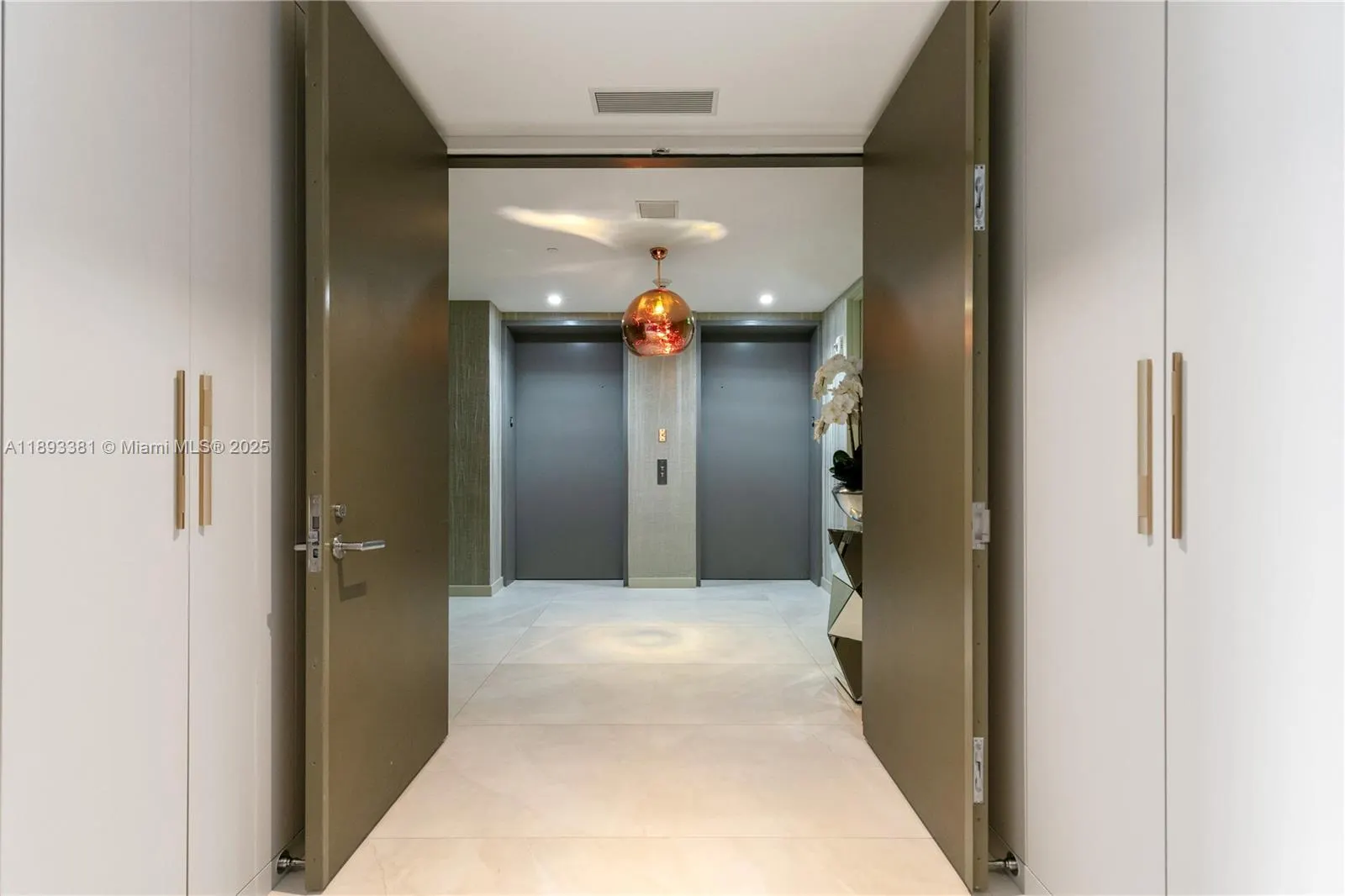 18975 Collins Ave, #3402