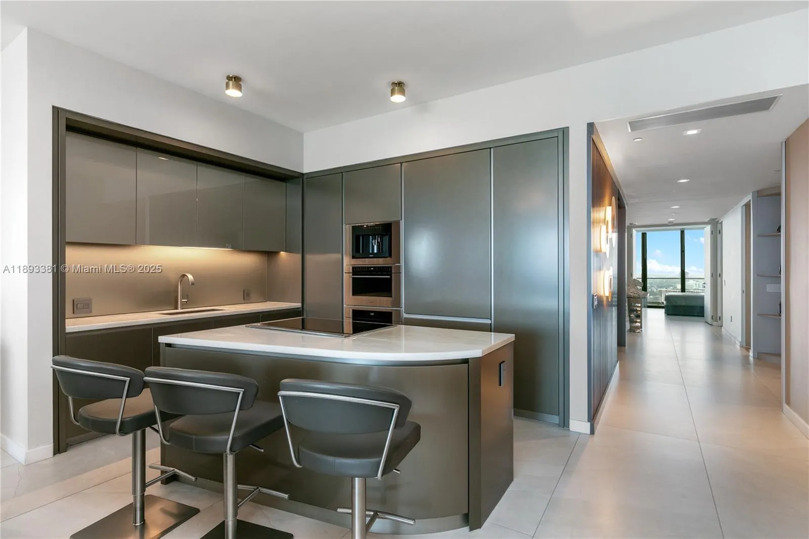 18975 Collins Ave, #3402