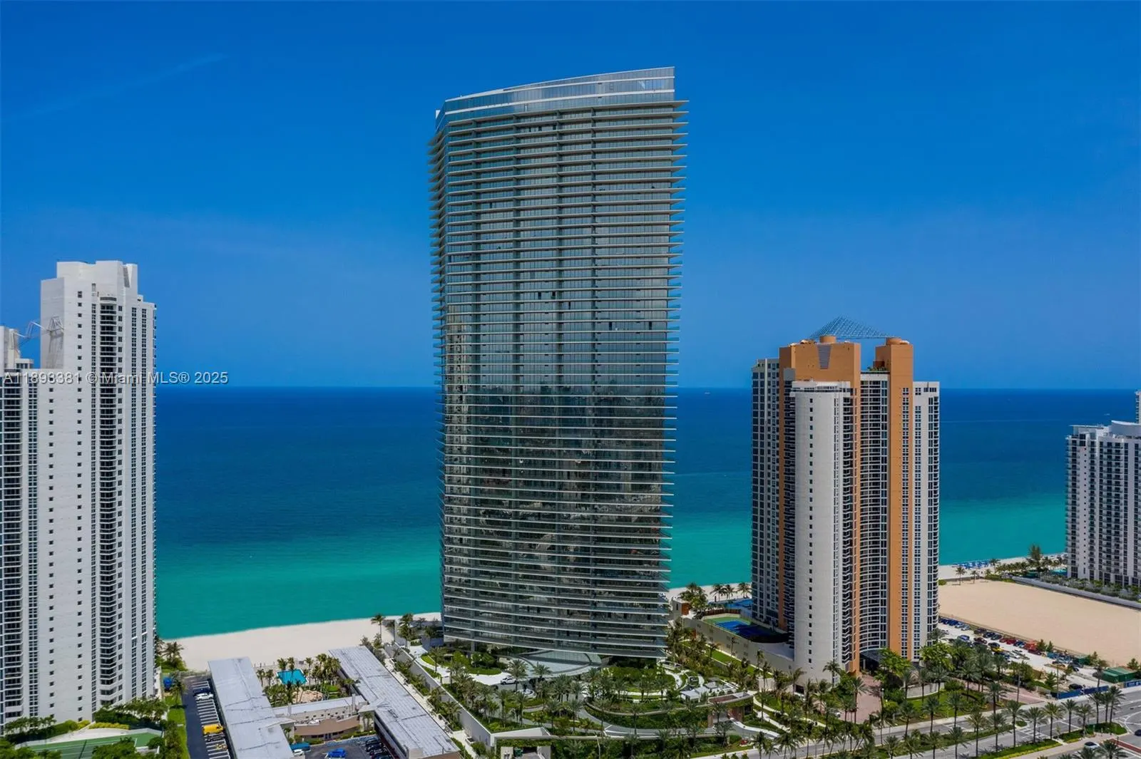 18975 Collins Ave, #3402