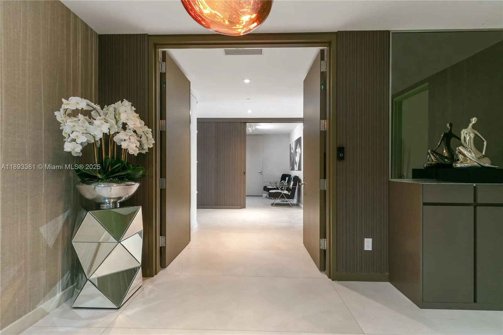 18975 Collins Ave, #3402