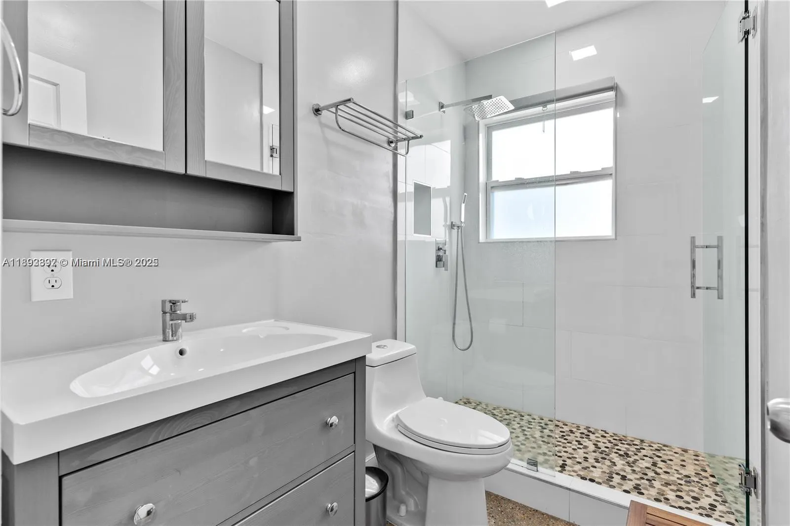 174 NE 211, #1