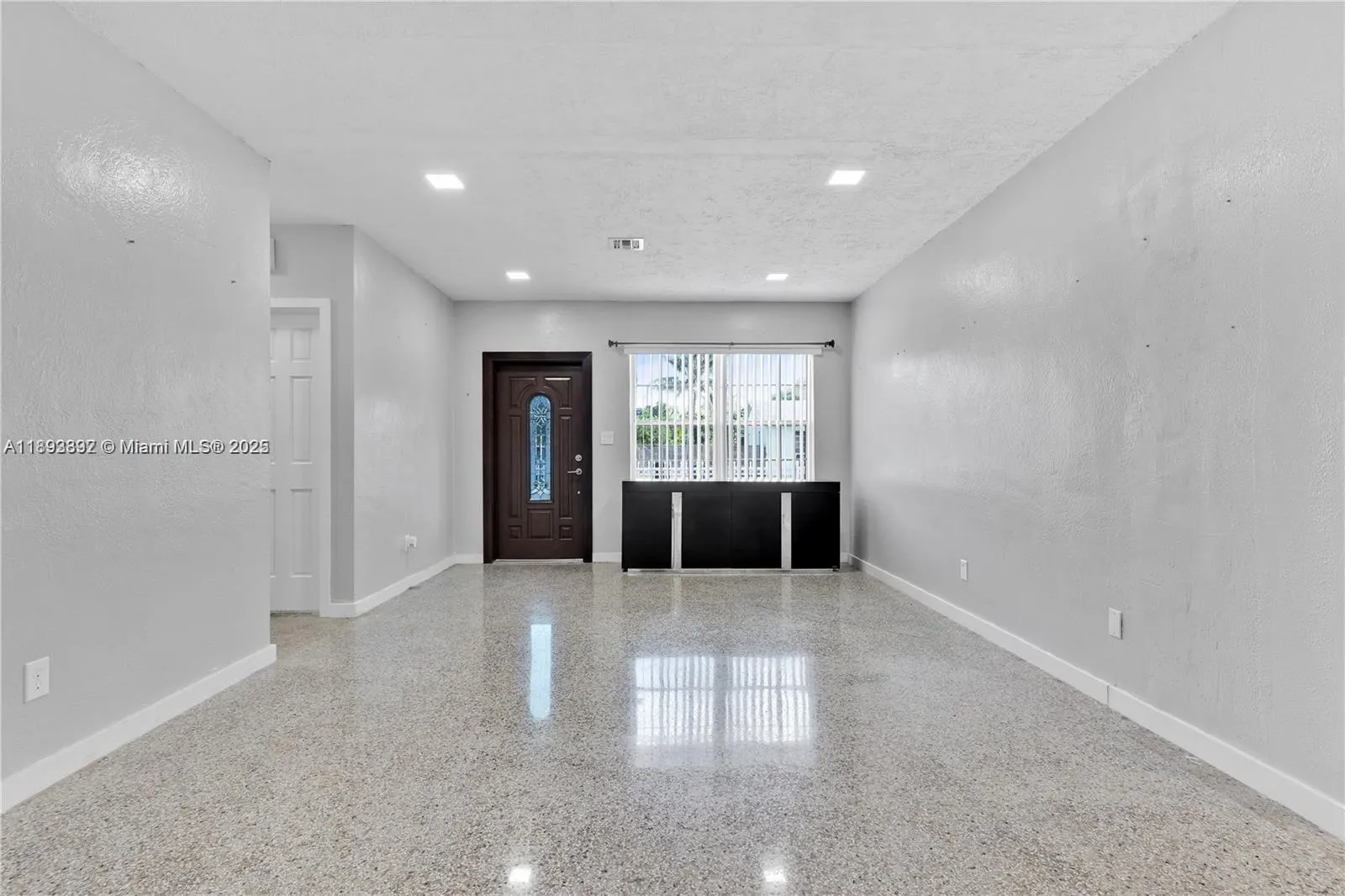 174 NE 211, #1