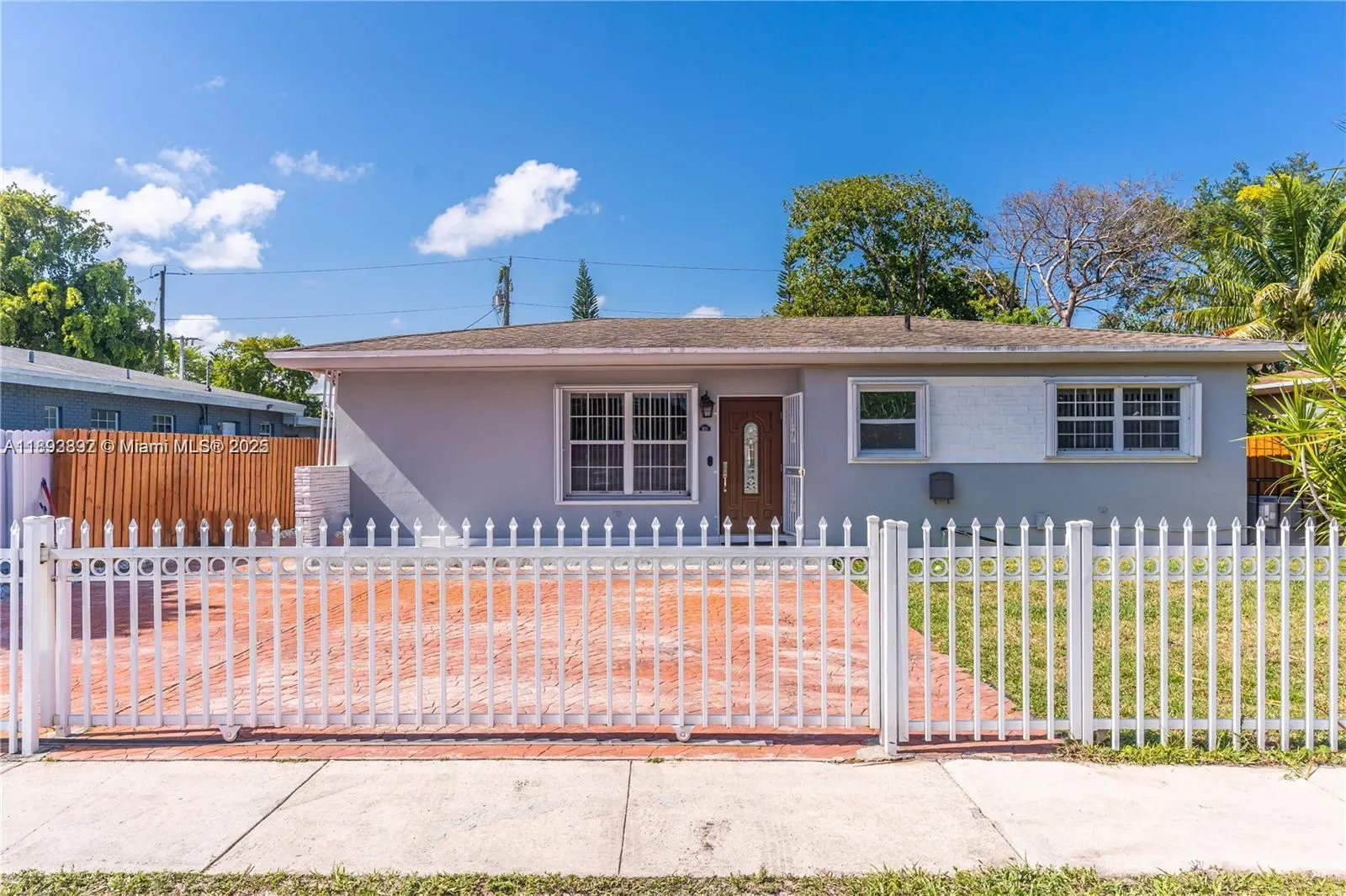 174 NE 211, #1