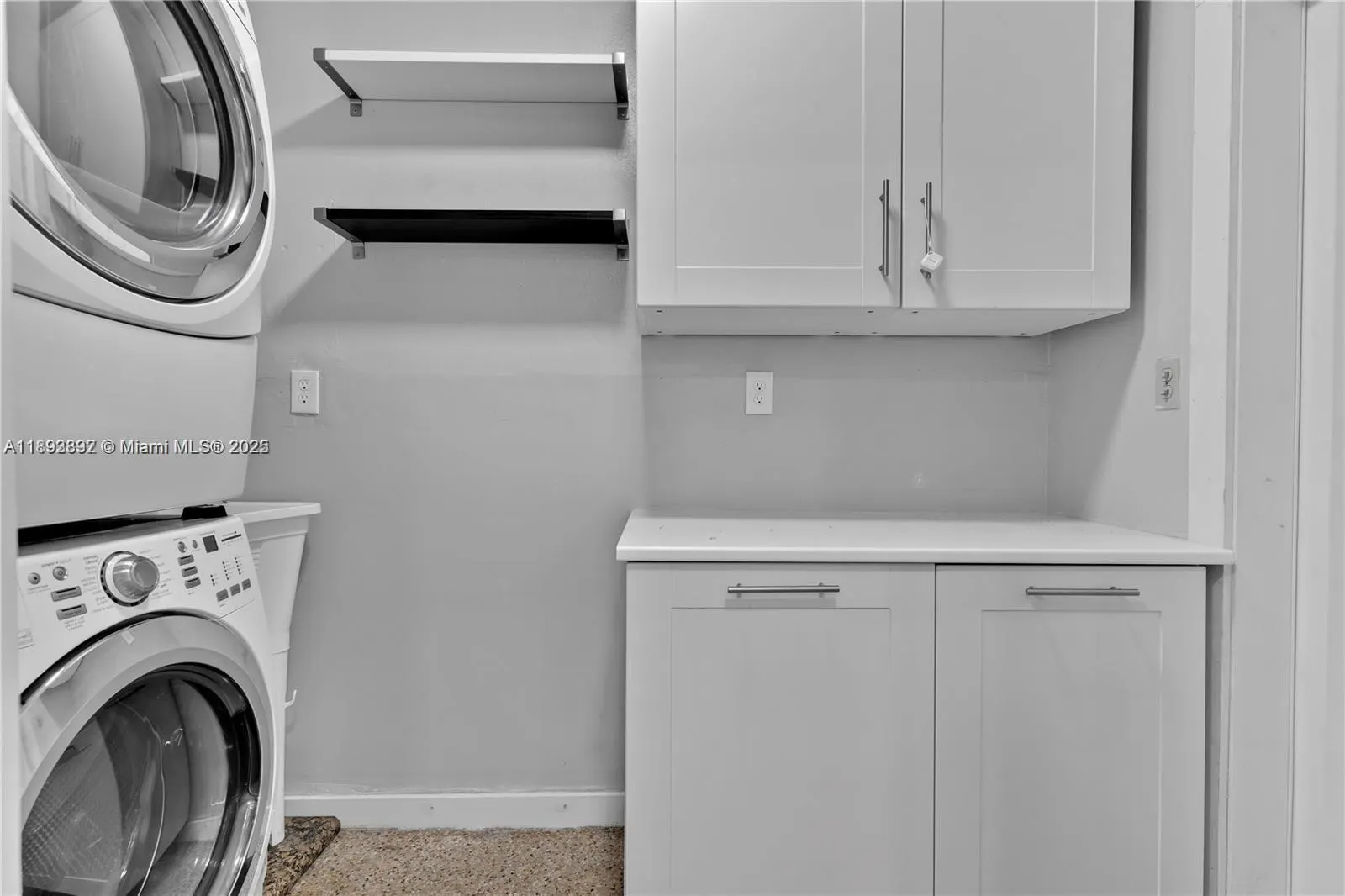 174 NE 211, #1