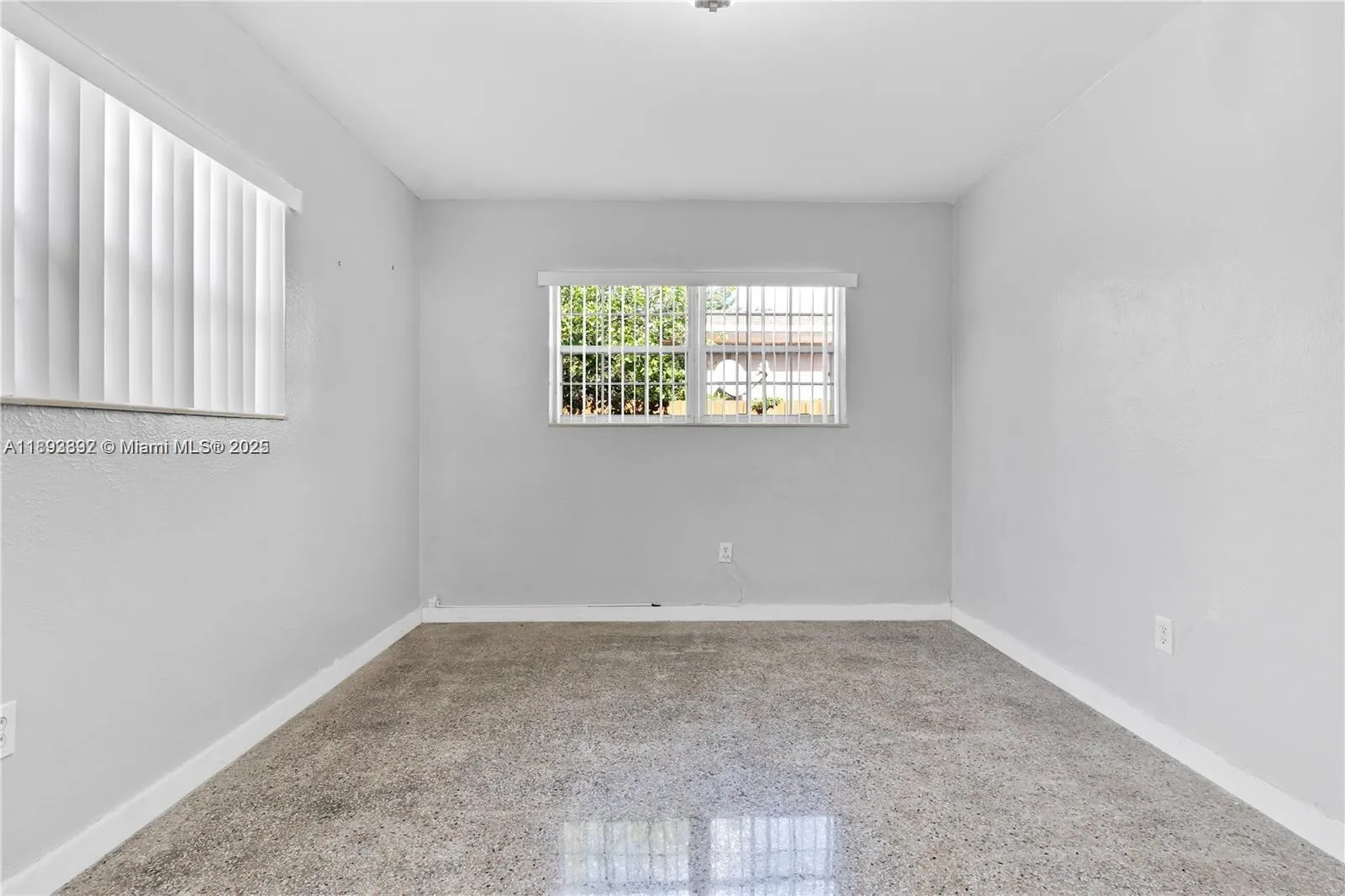 174 NE 211, #1