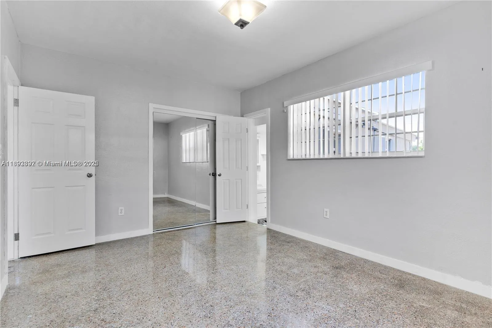 174 NE 211, #1