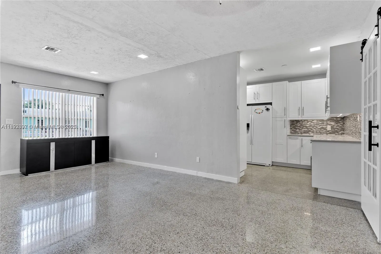 174 NE 211, #1
