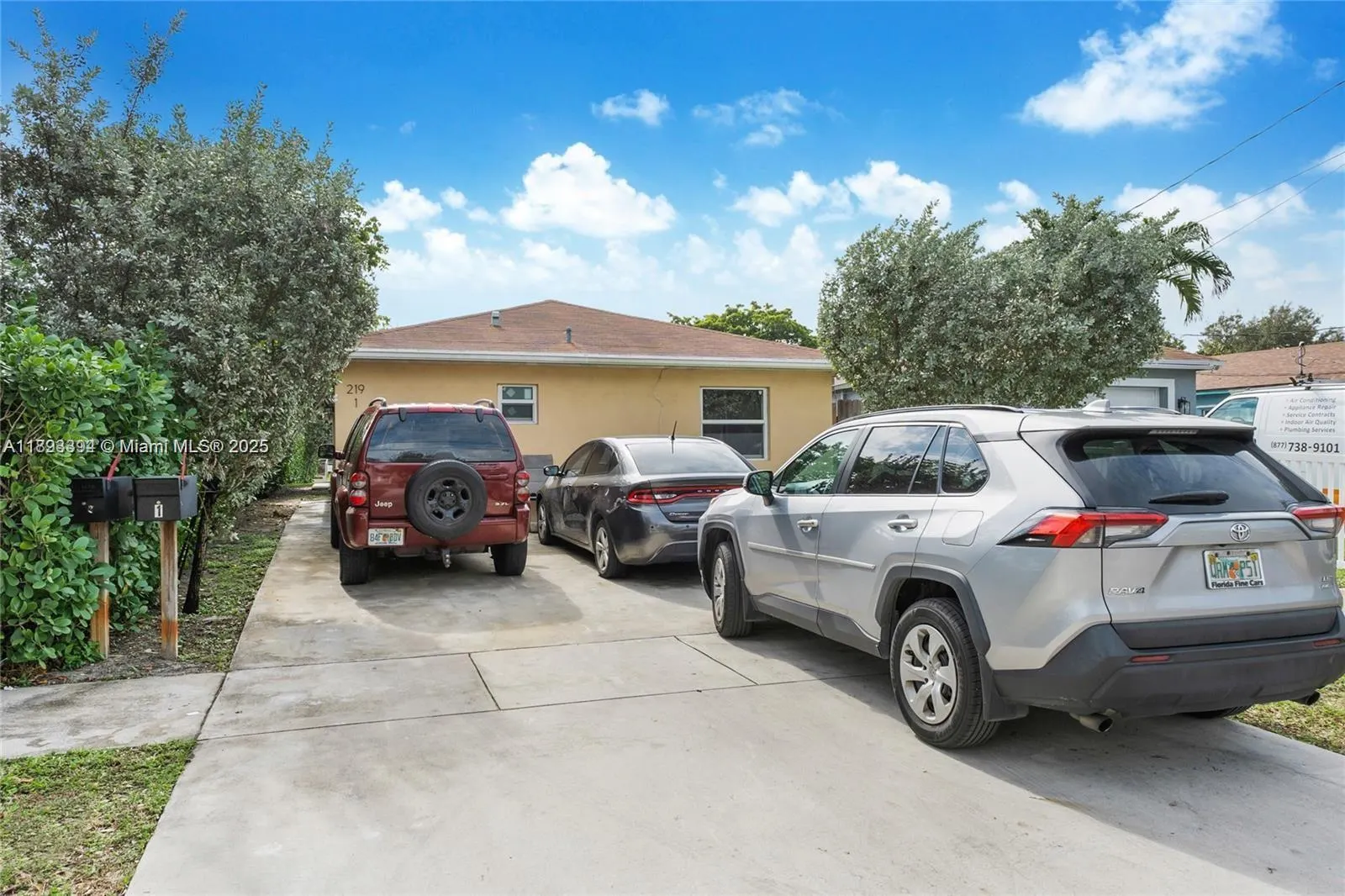 219 NW 7th Ct