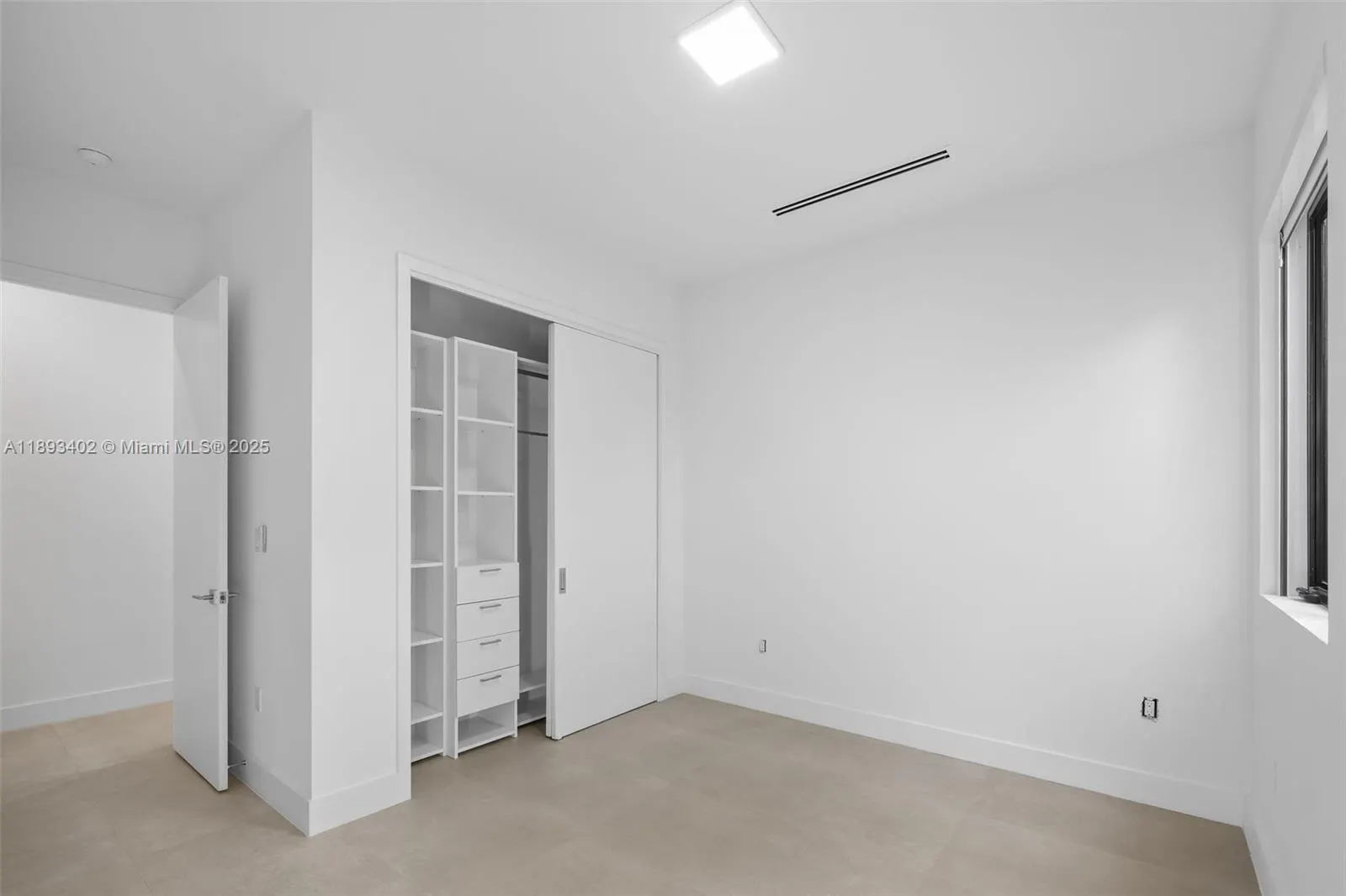 3063 Elizabeth St