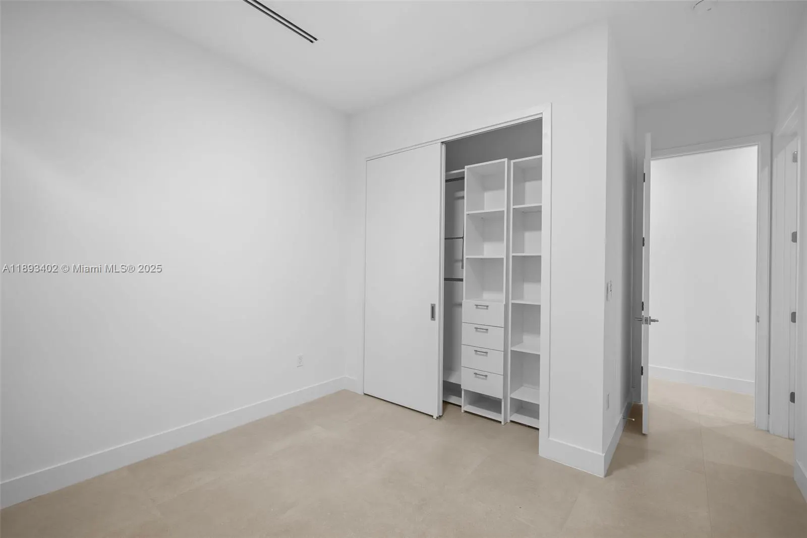 3063 Elizabeth St