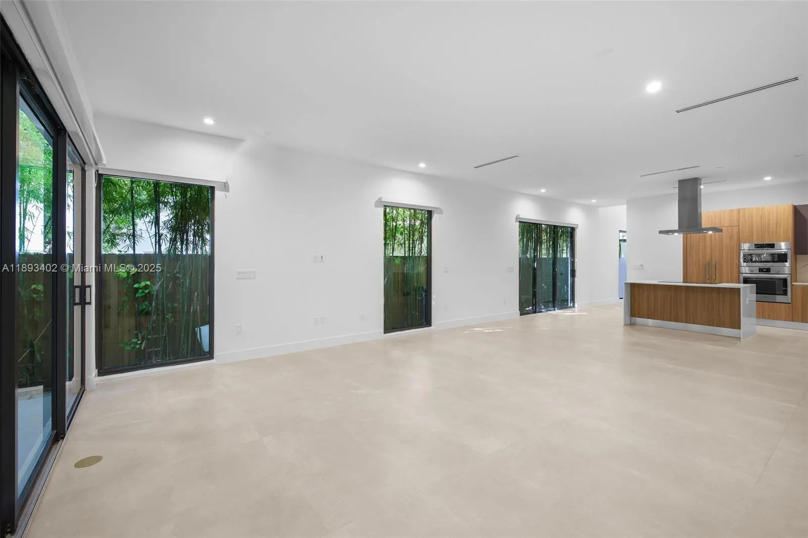 3063 Elizabeth St
