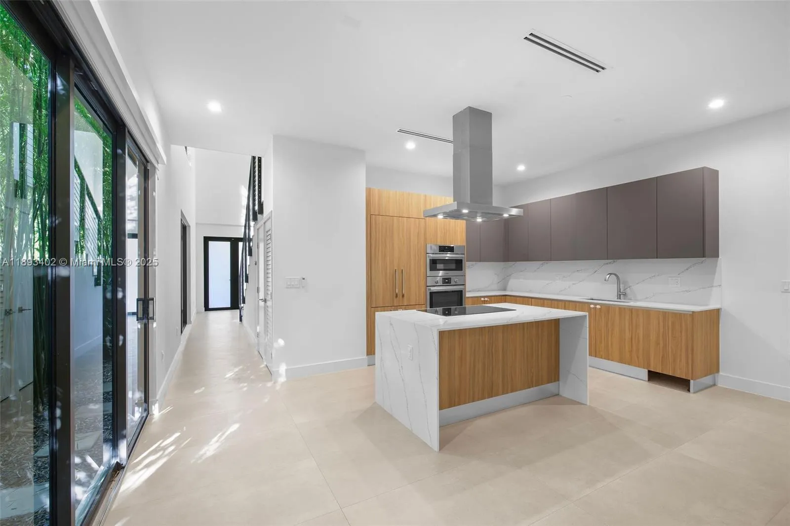 3063 Elizabeth St