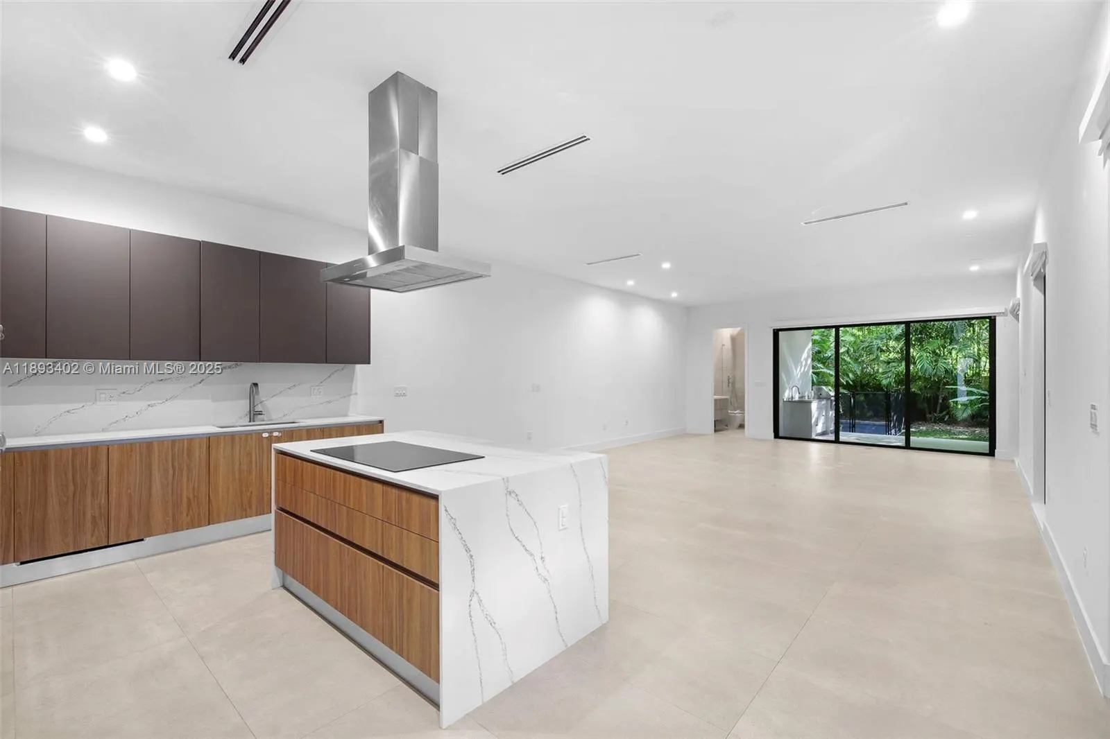 3063 Elizabeth St