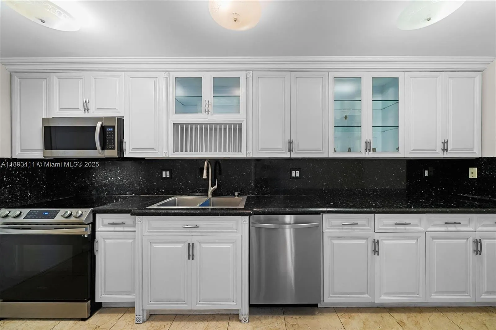 18011 Biscayne Blvd, #902