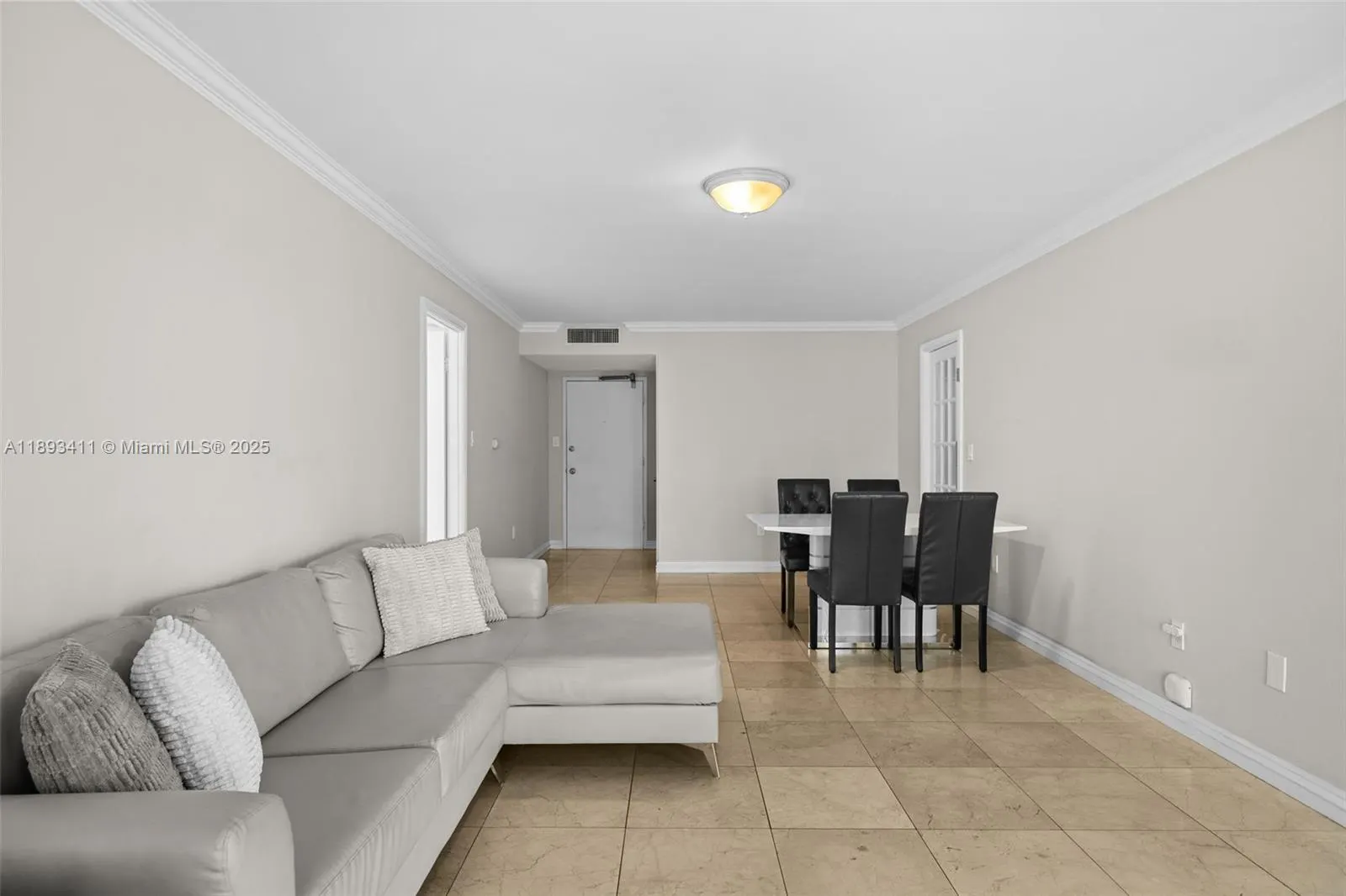 18011 Biscayne Blvd, #902