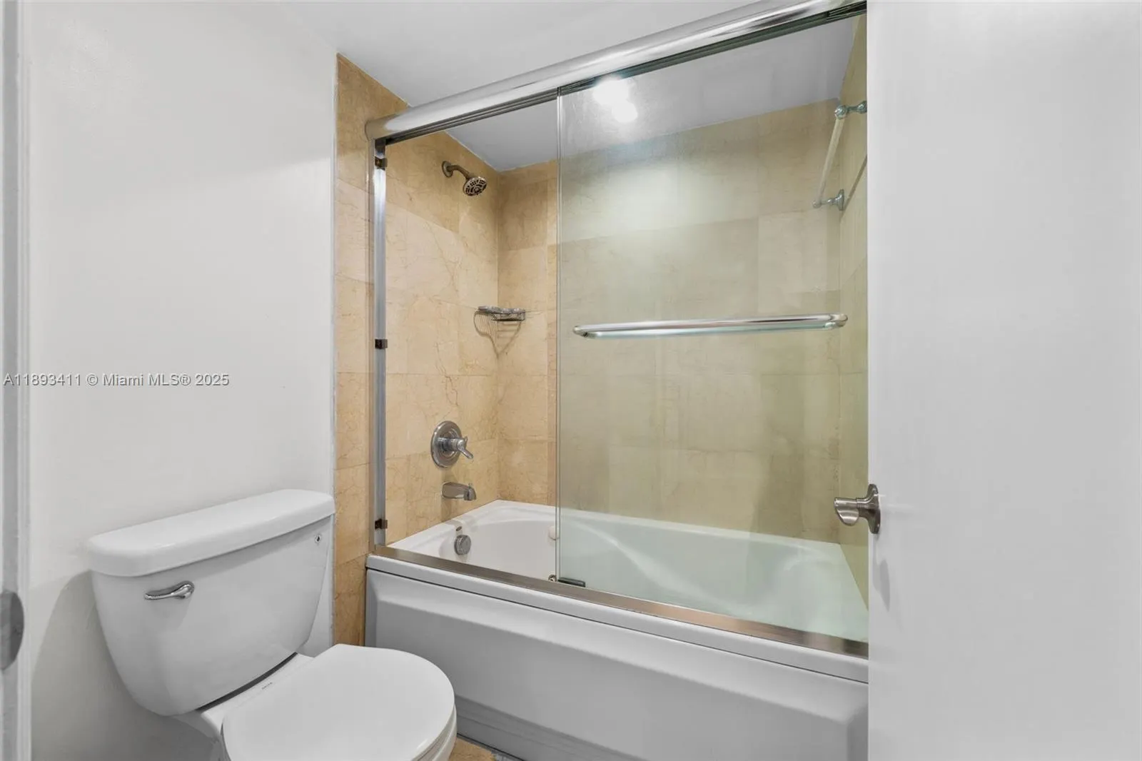 18011 Biscayne Blvd, #902