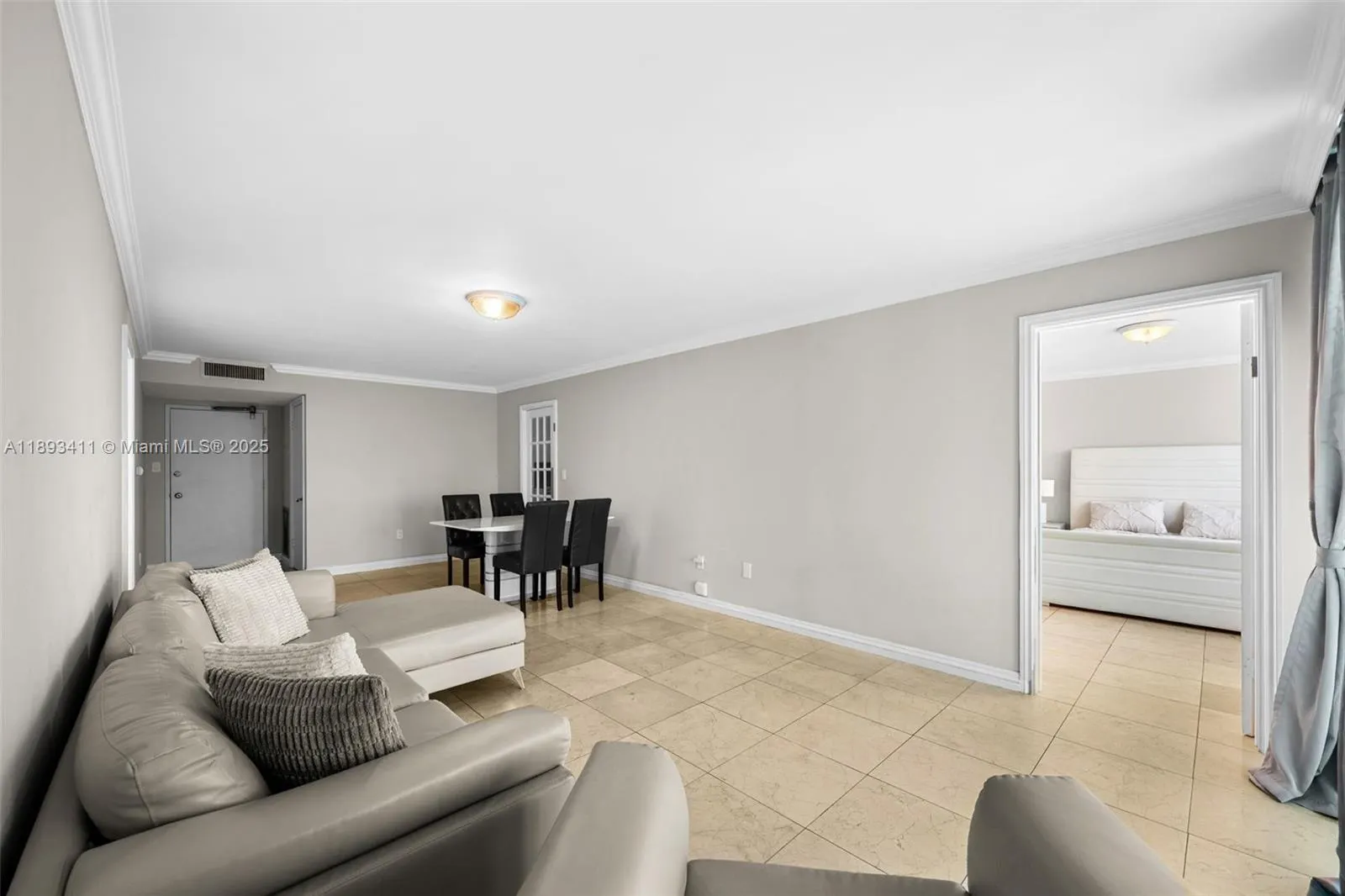 18011 Biscayne Blvd, #902