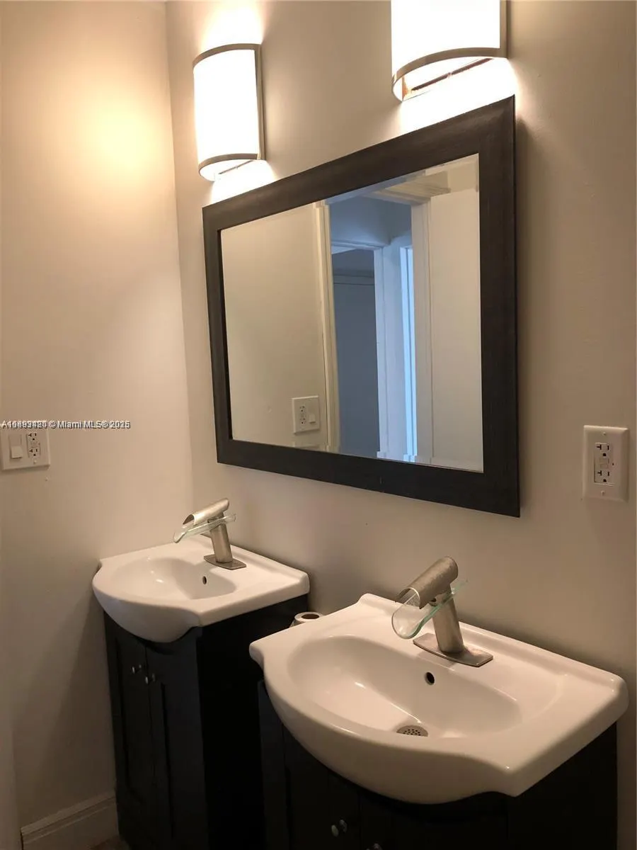 3309 Acapulco Dr