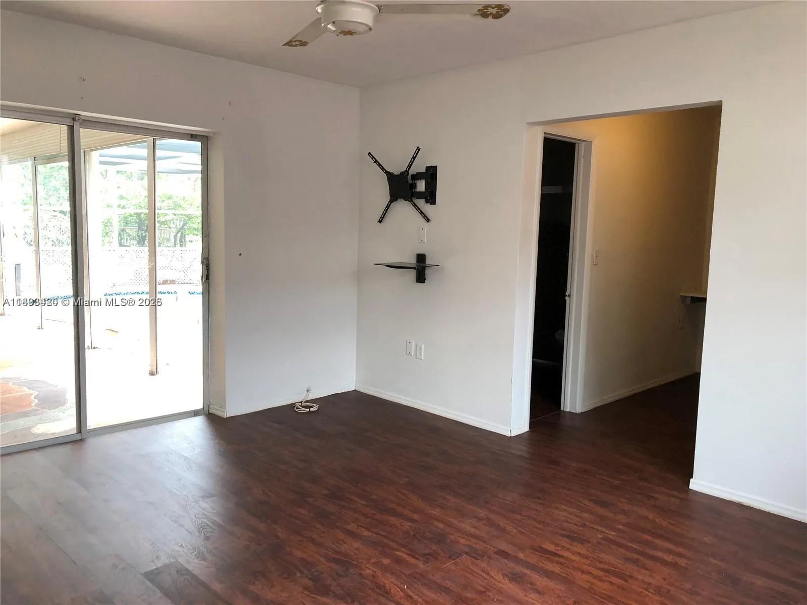 3309 Acapulco Dr