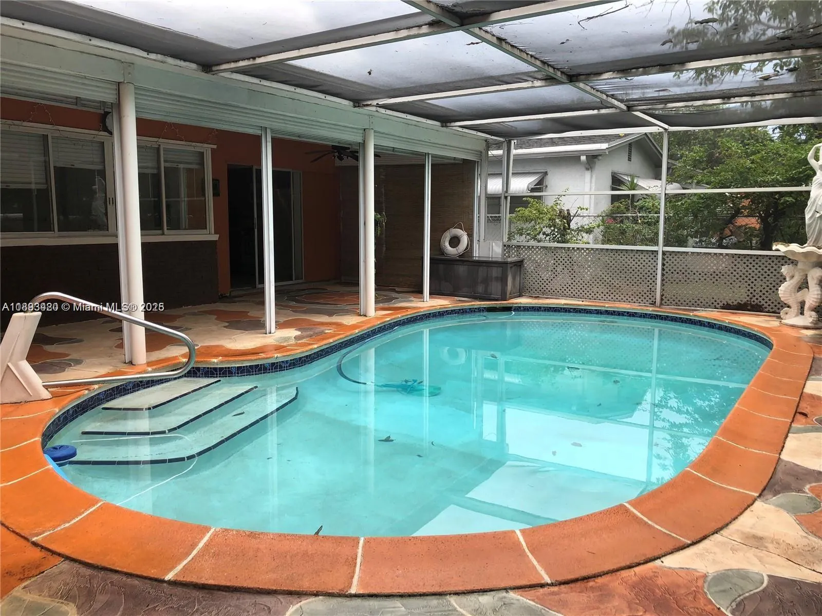 3309 Acapulco Dr