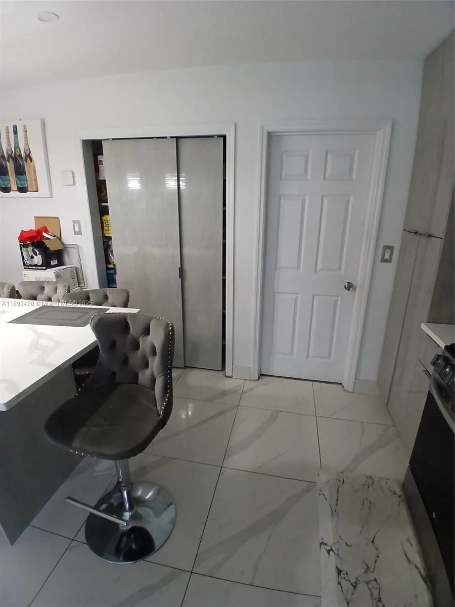 3309 Acapulco Dr