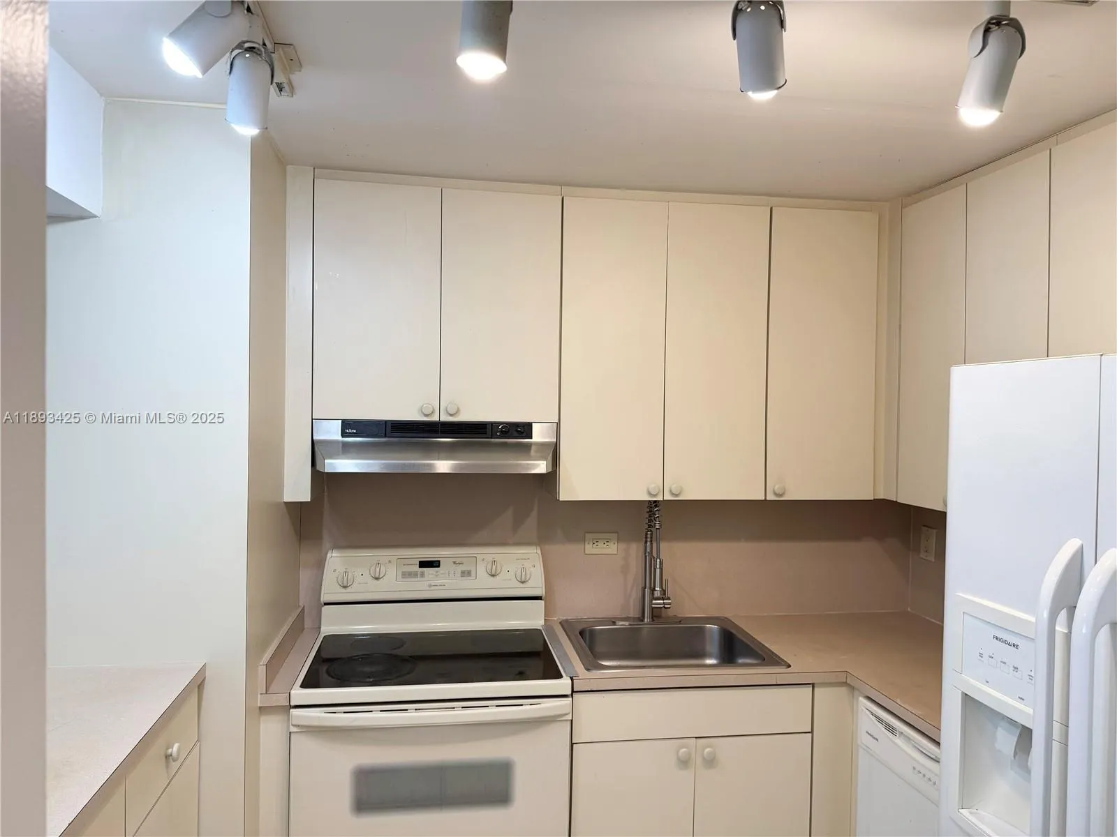 8990 SW 24th St, #11