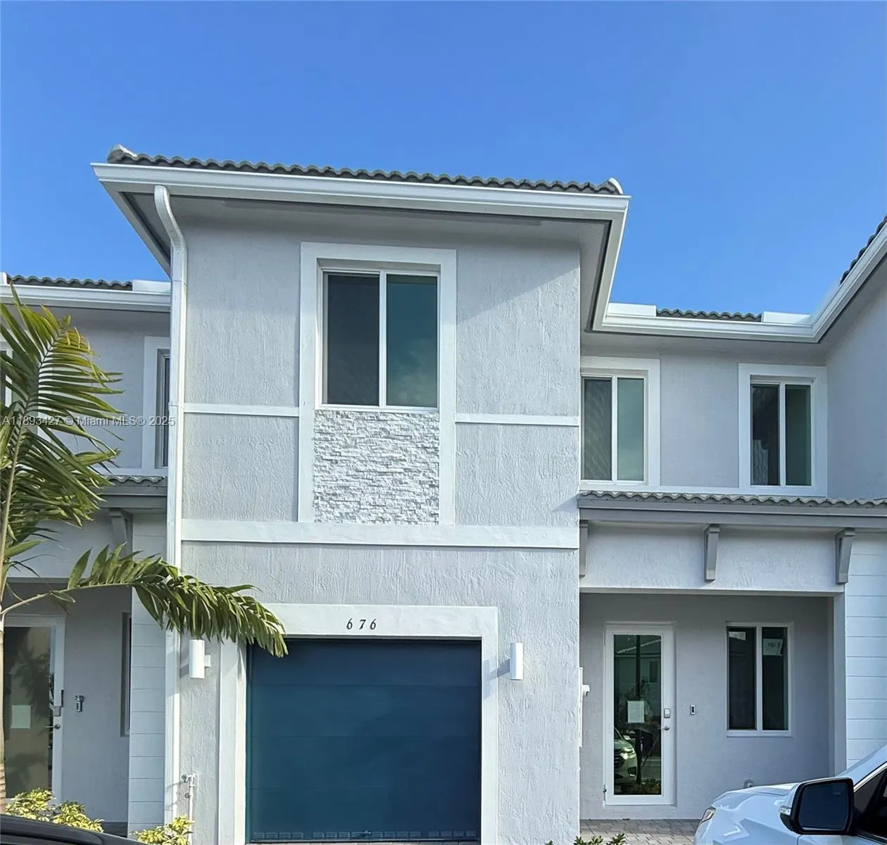 676 SE 14th St