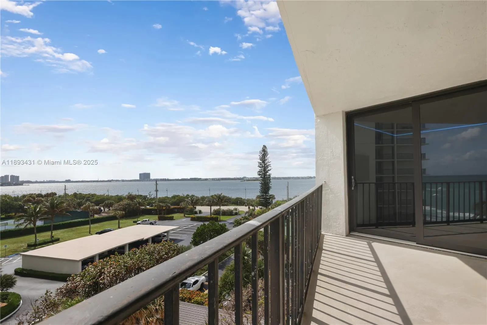 5420 N Ocean Dr, #504