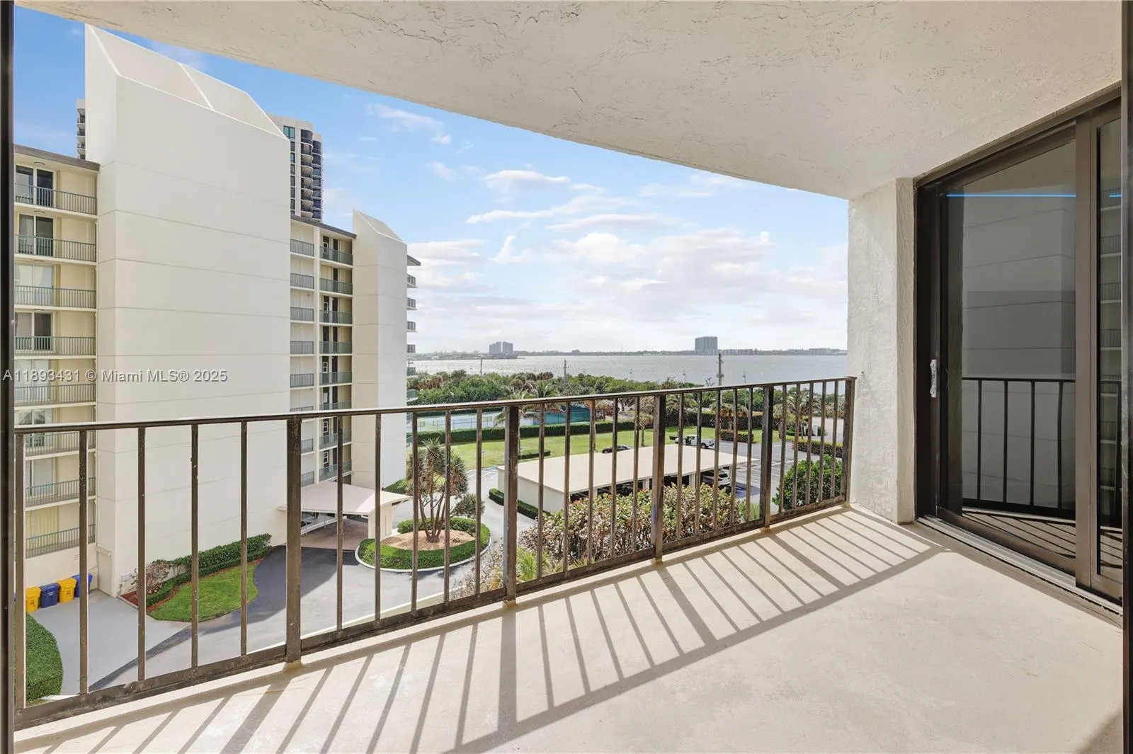 5420 N Ocean Dr, #504