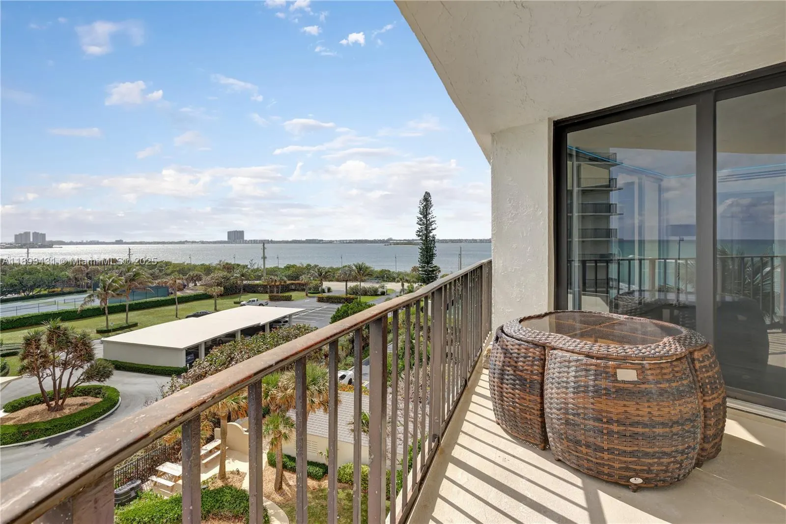 5420 N Ocean Dr, #504