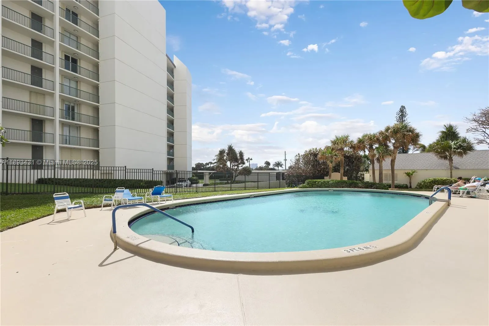 5420 N Ocean Dr, #504