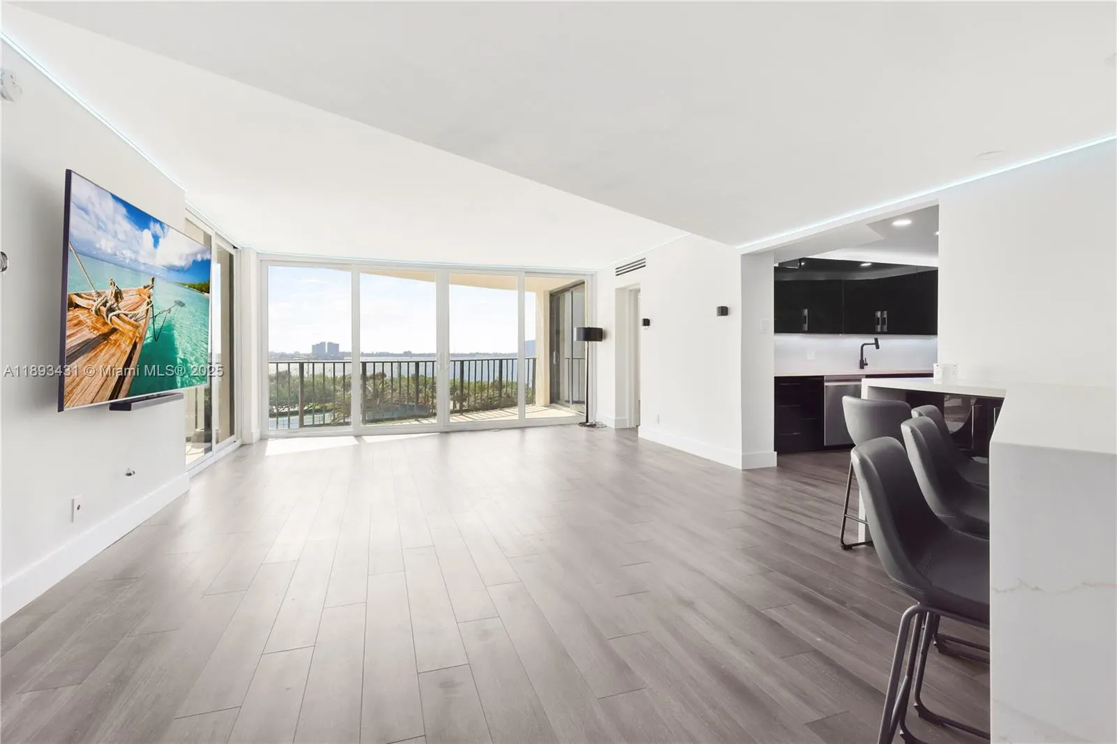 5420 N Ocean Dr, #504